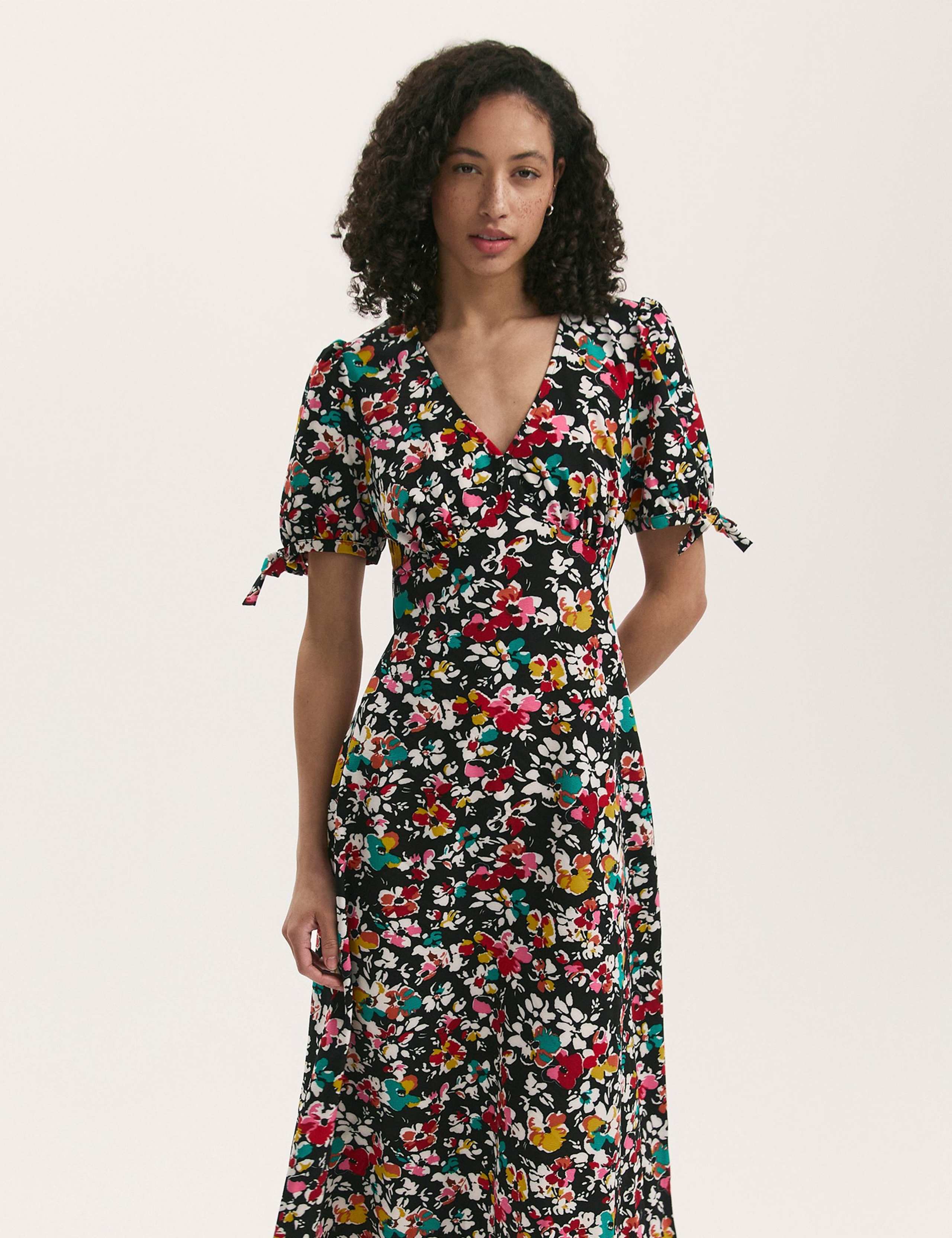 Crepe Floral V-Neck Midi Tea Dress 3 of 4