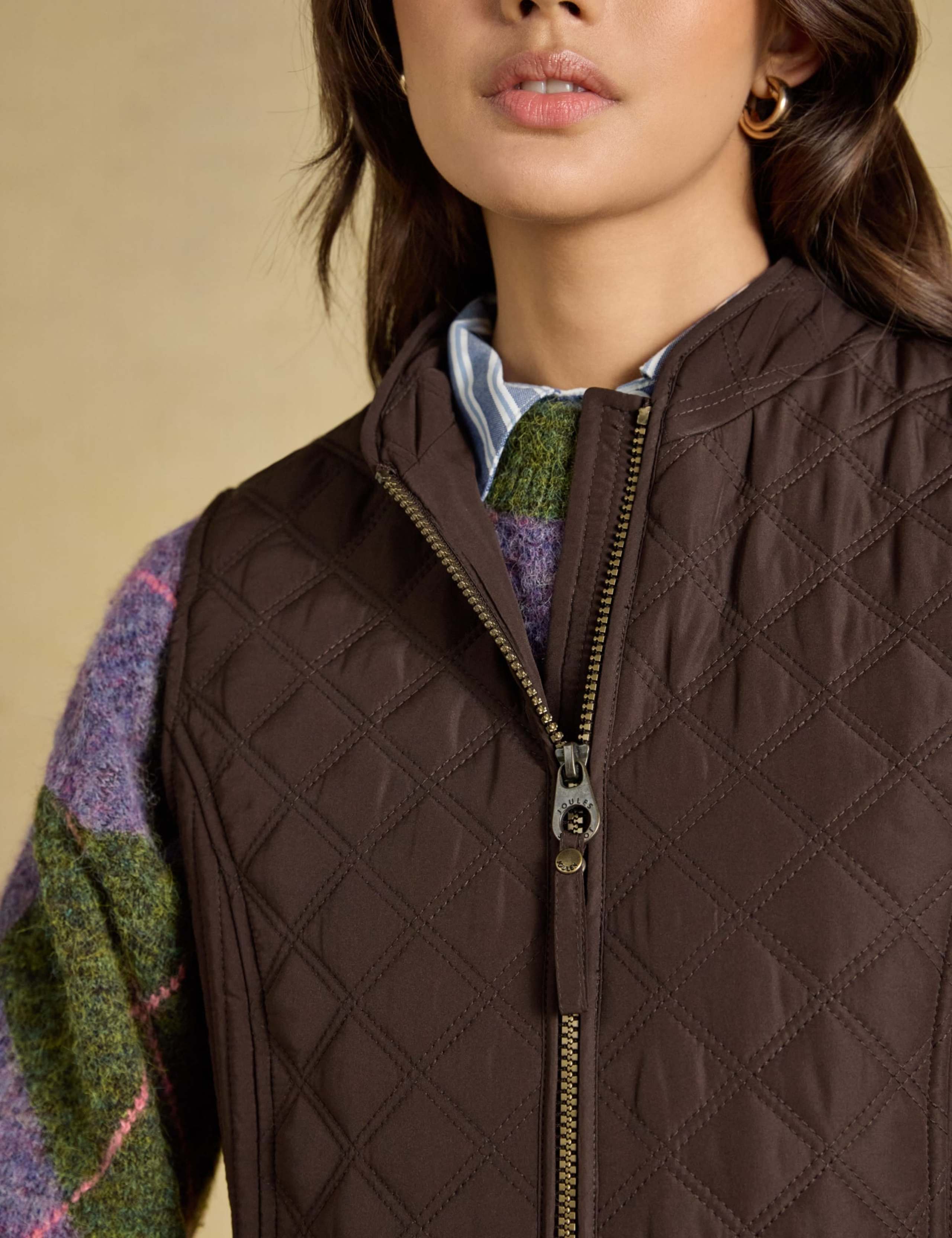 Showerproof Diamond Quilted Gilet 3 of 8