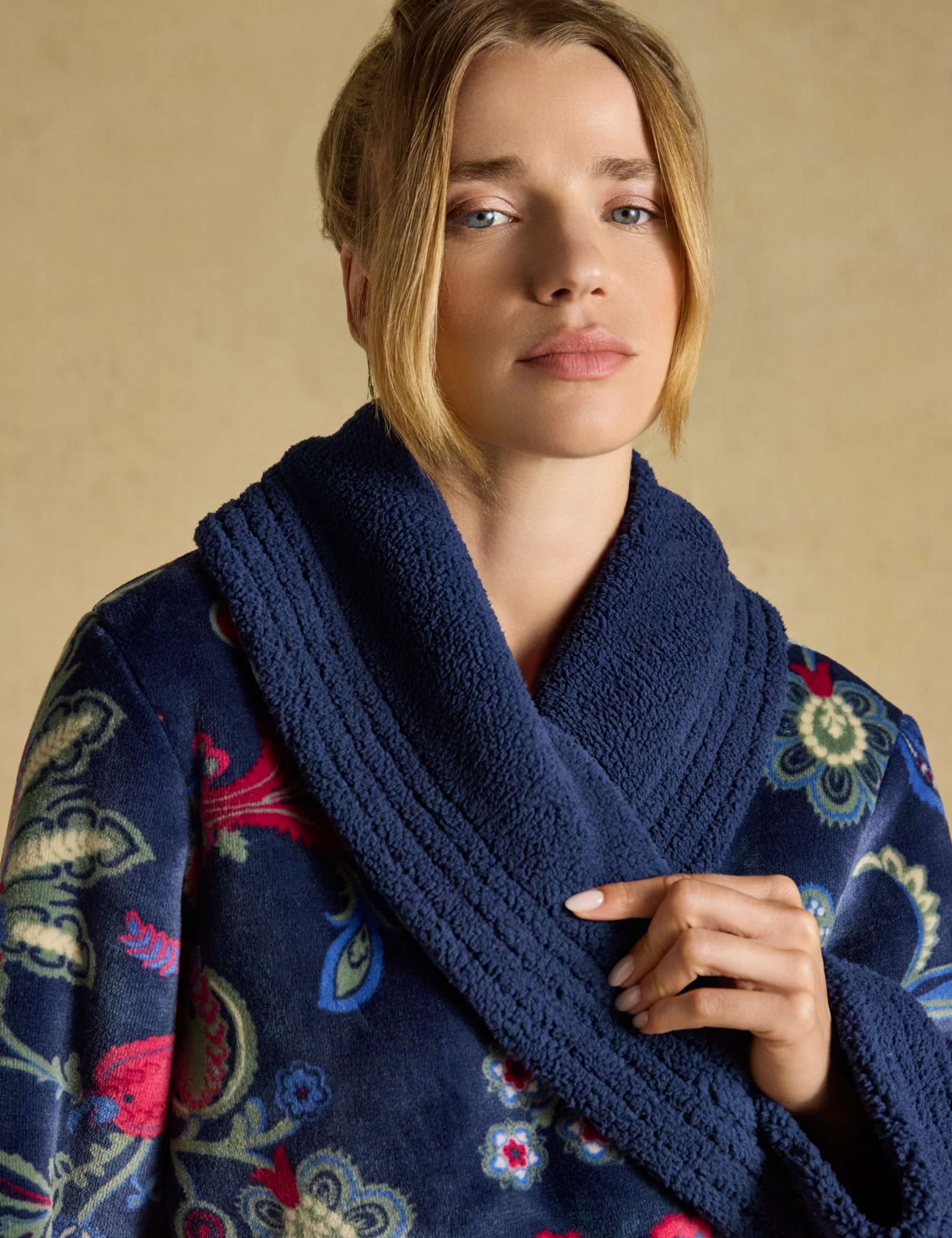 Fleece Floral Dressing Gown 5 of 8