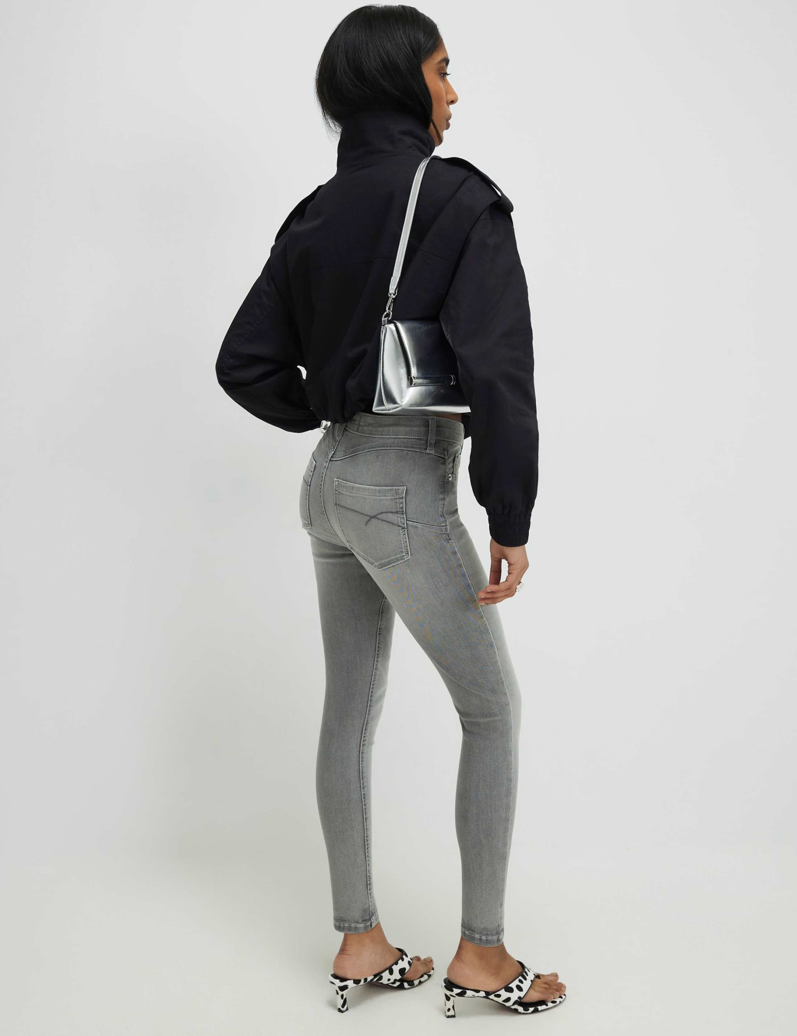 Mid Rise Skinny Jeans 4 of 4