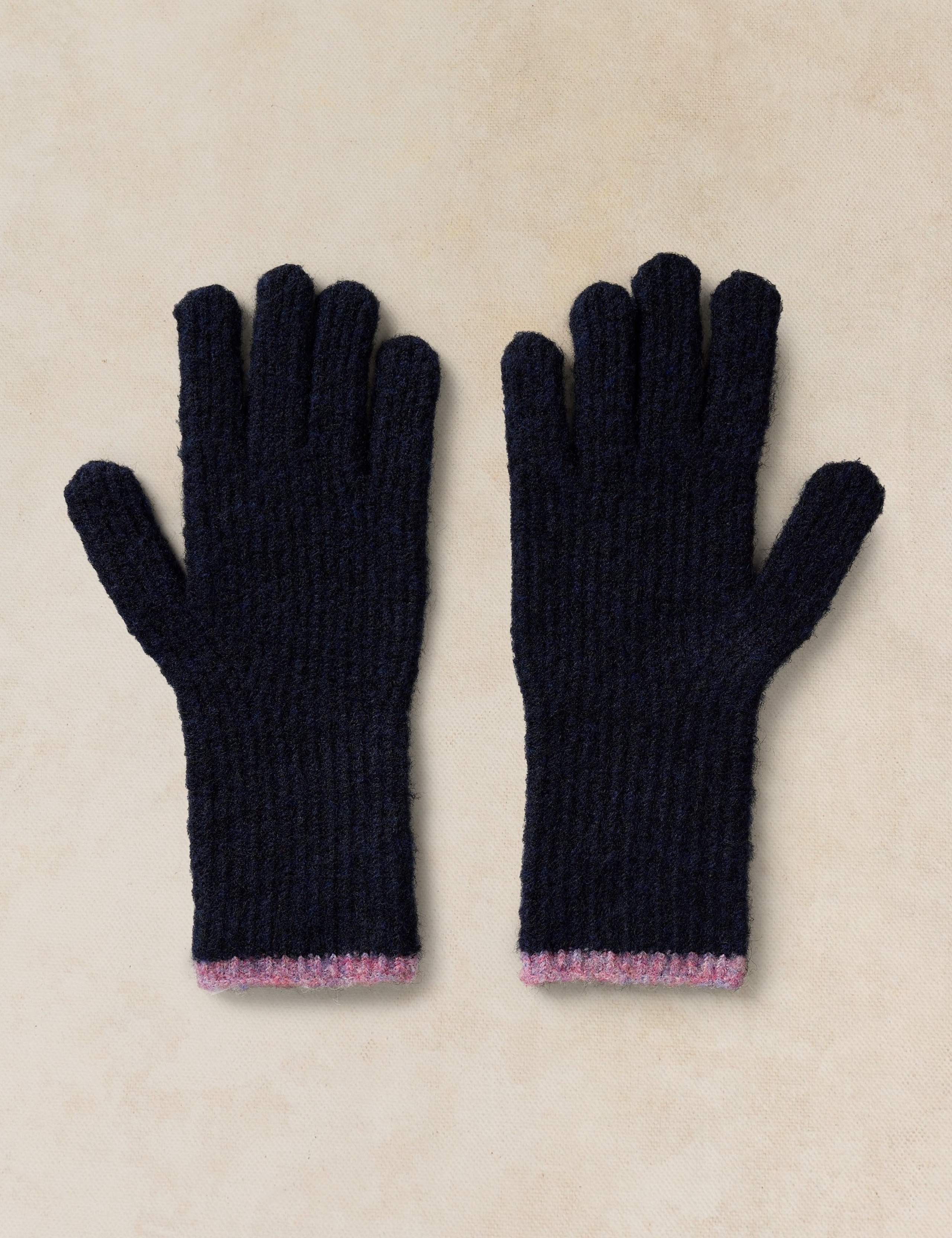 Emma Knitted Gloves 2 of 3