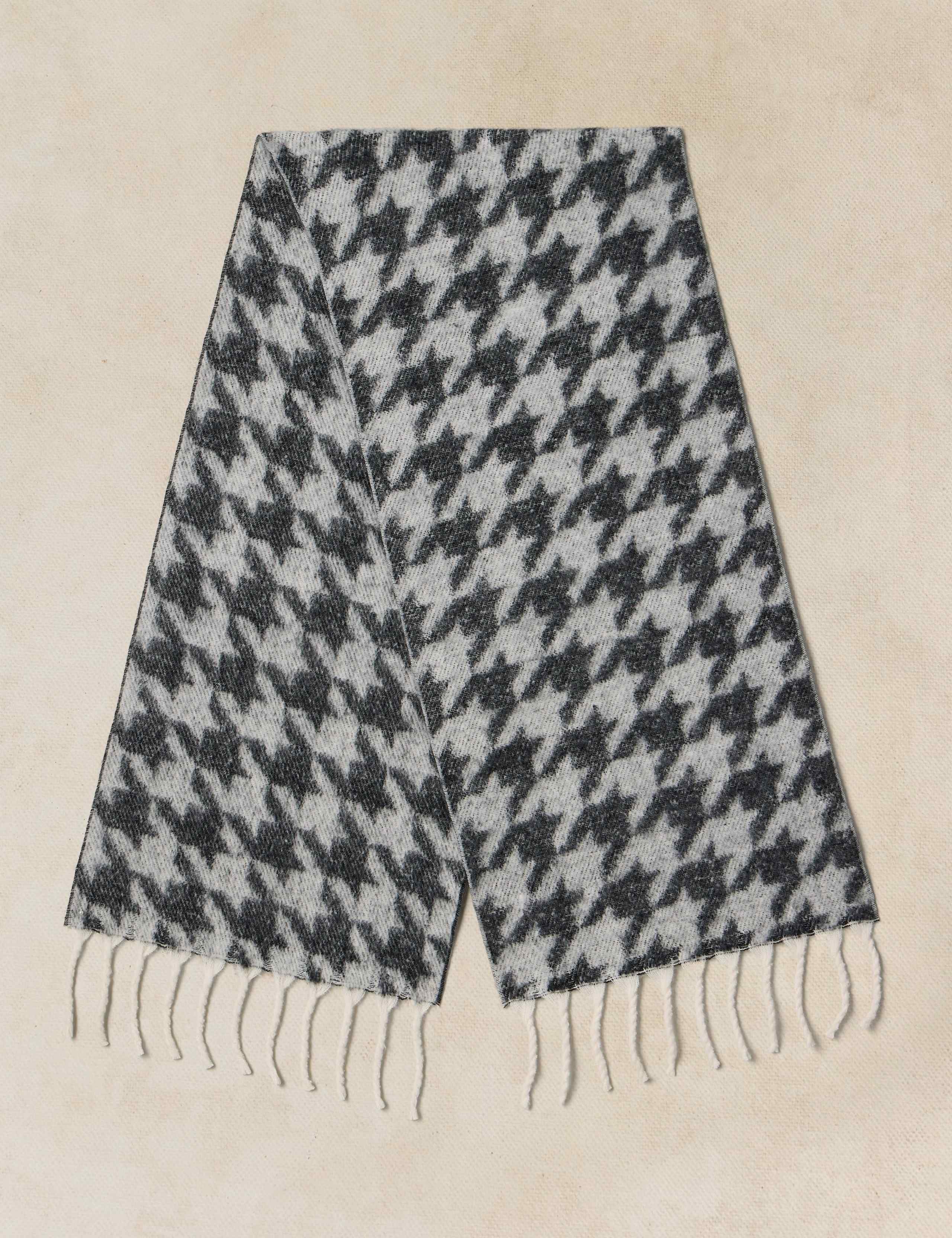 Brushed Dogtooth Scarf 2 of 3