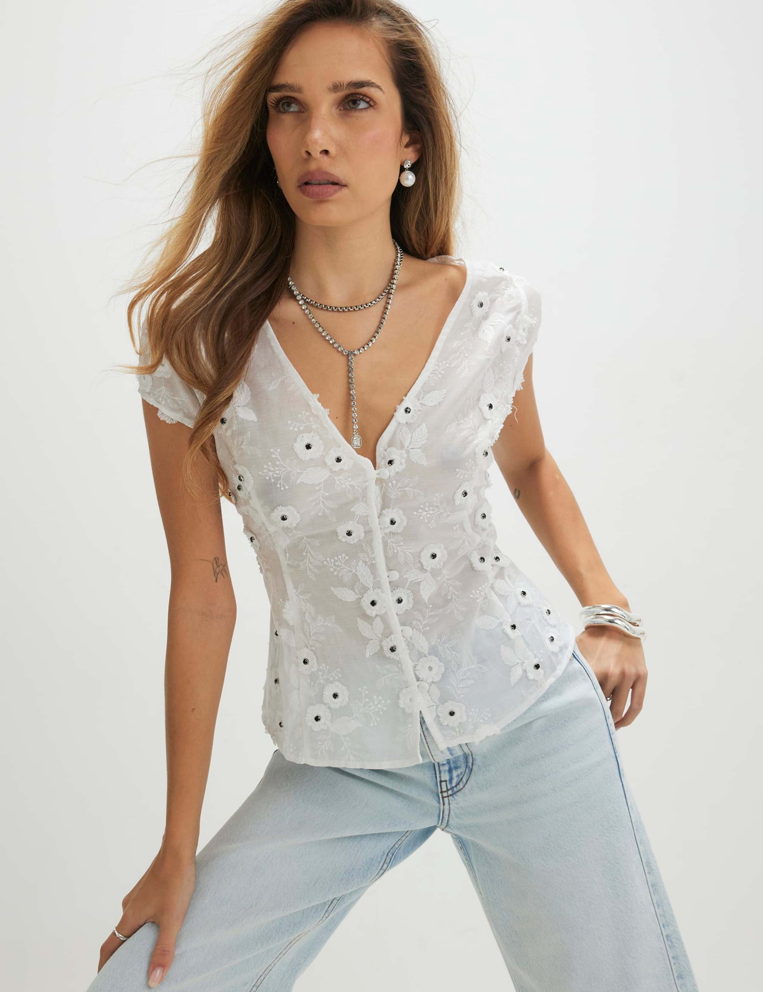 Floral Embroidered V-Neck Fitted Blouse 1 of 3