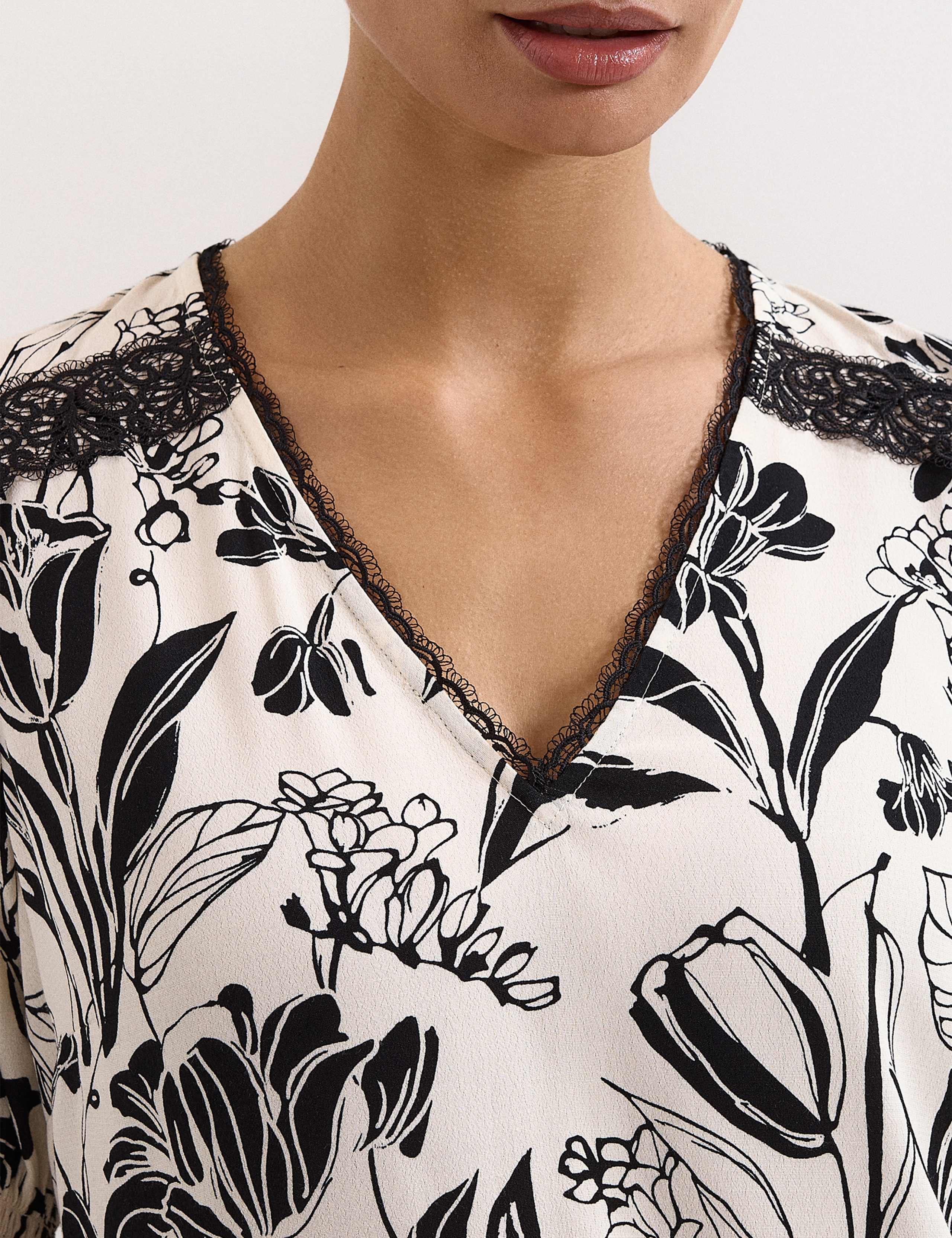 Floral Tie Neck Puff Sleeve Blouse 3 of 6