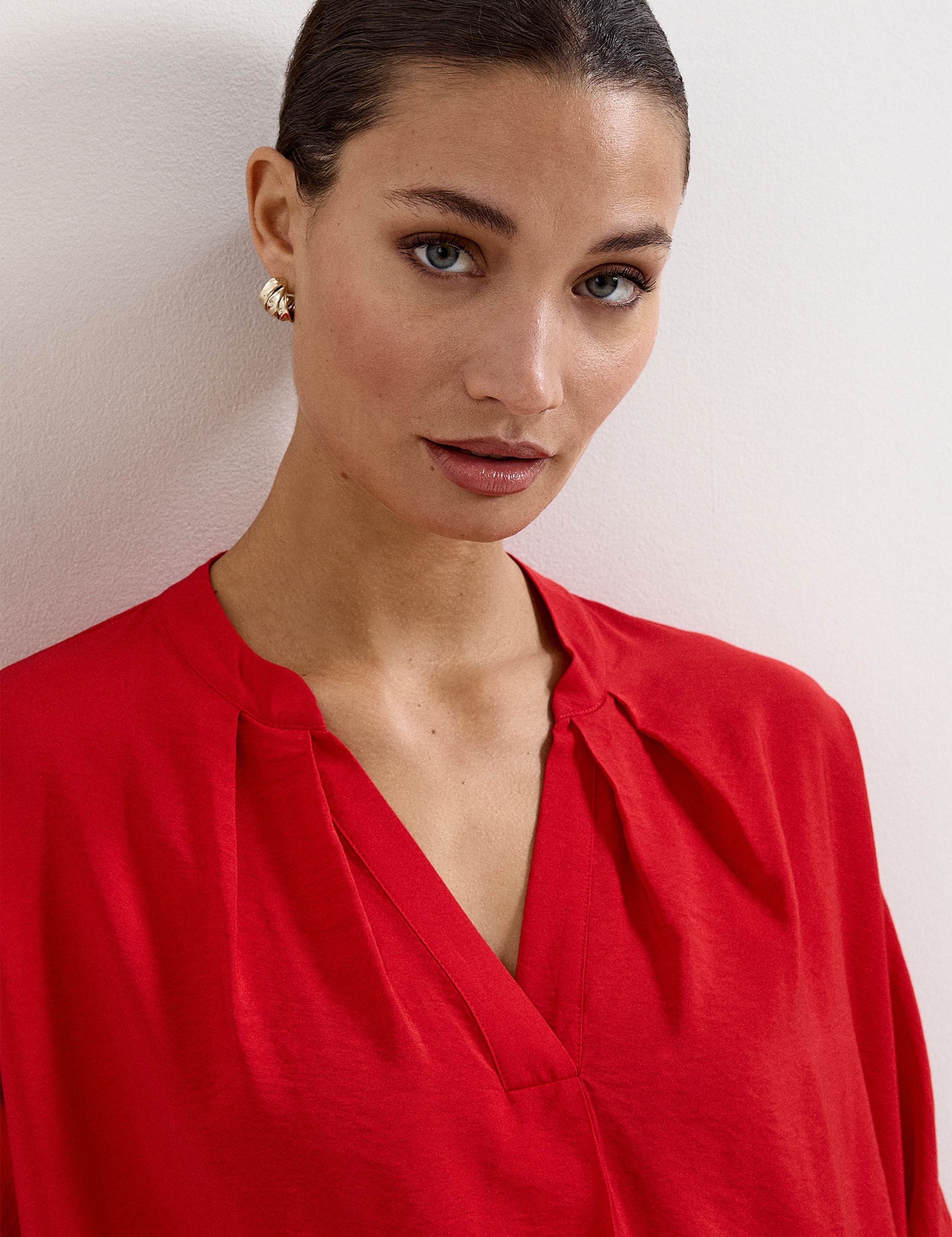 Cynthia V-Neck Relaxed Blouse 4 of 5