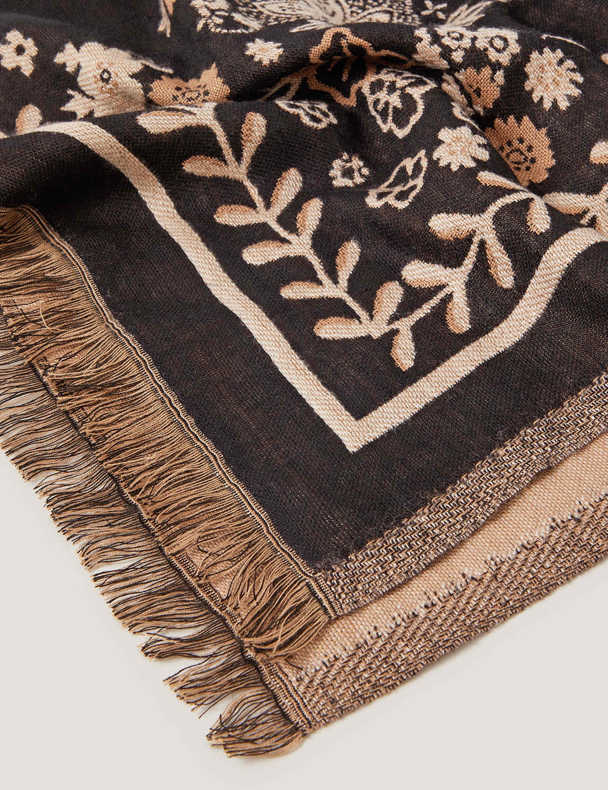 Woven Printed Frayed Scarf 2 of 3