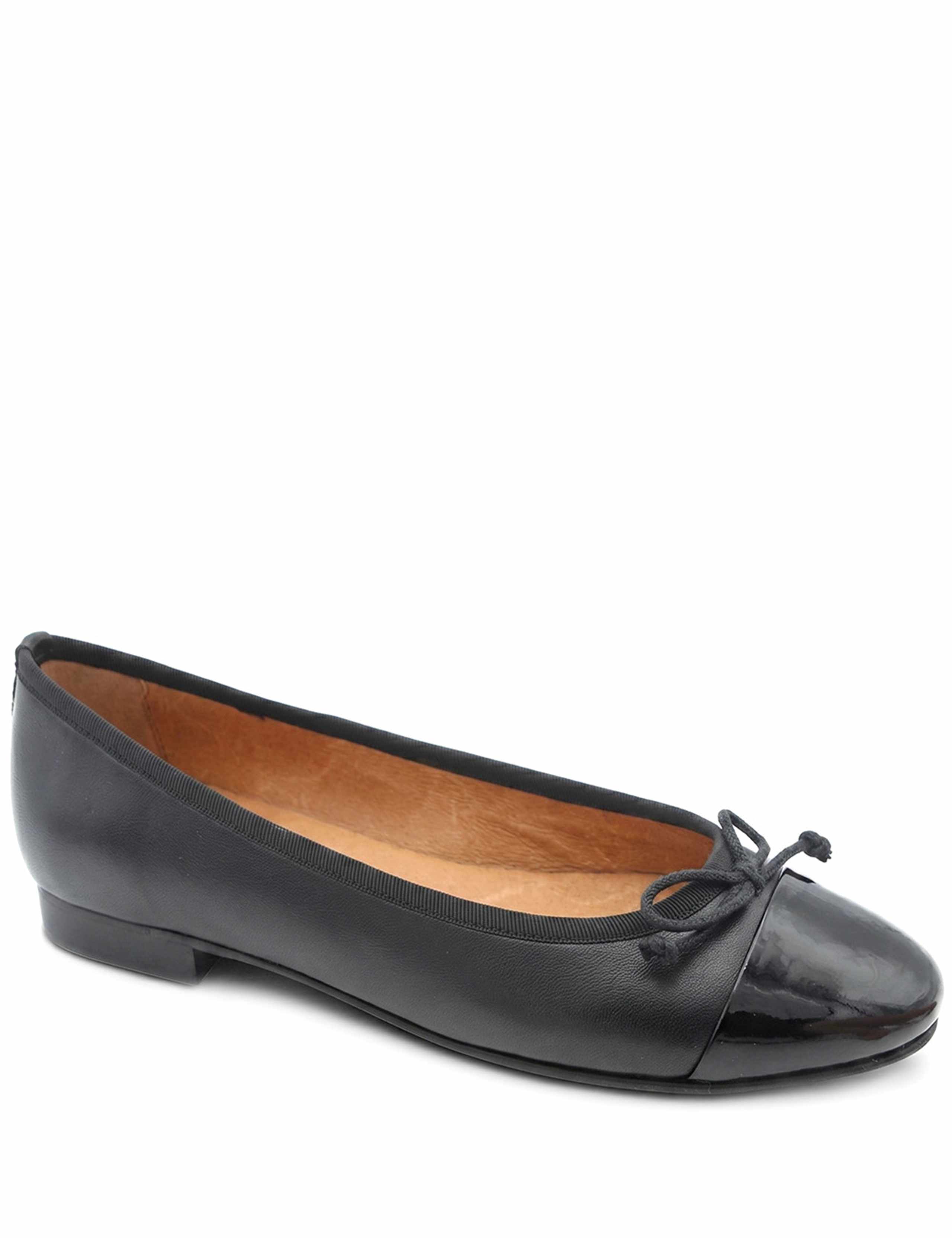 Leather Flat Pumps 3 of 6