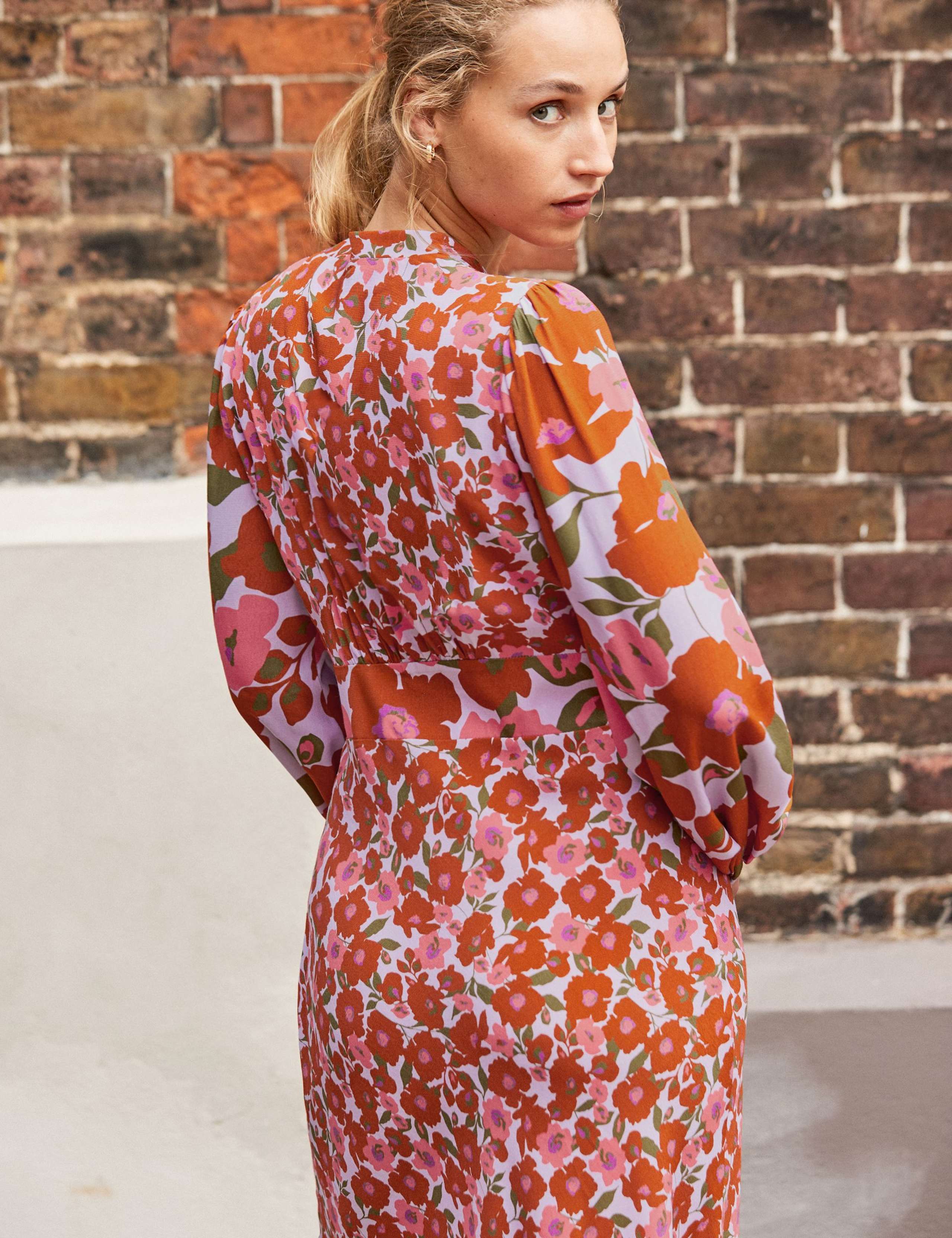 Floral V-Neck Midaxi Waisted Dress 4 of 5