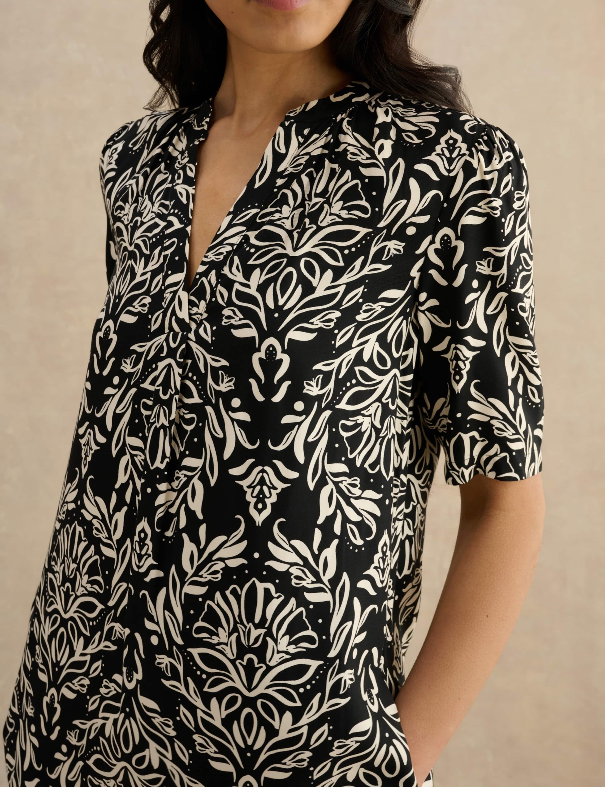 Printed Knee Length Shift Dress 5 of 6