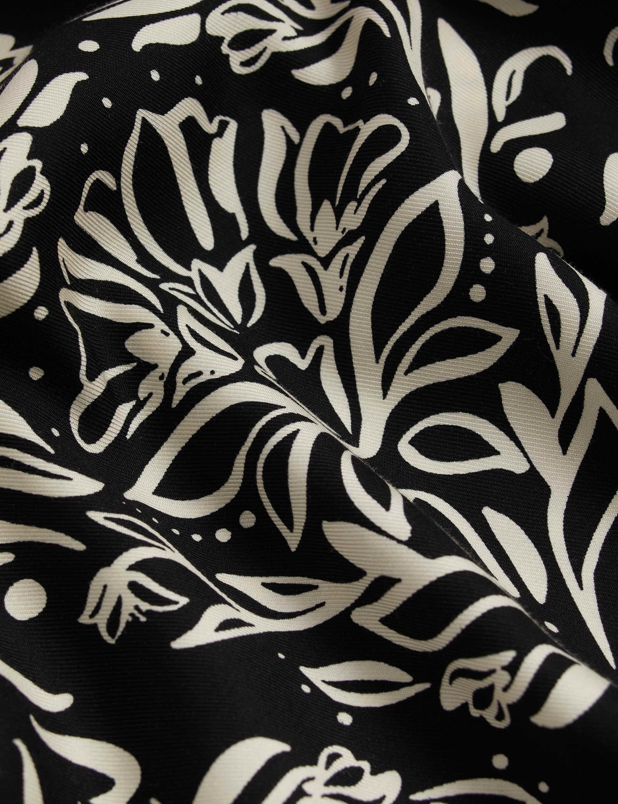 Printed Knee Length Shift Dress 6 of 6