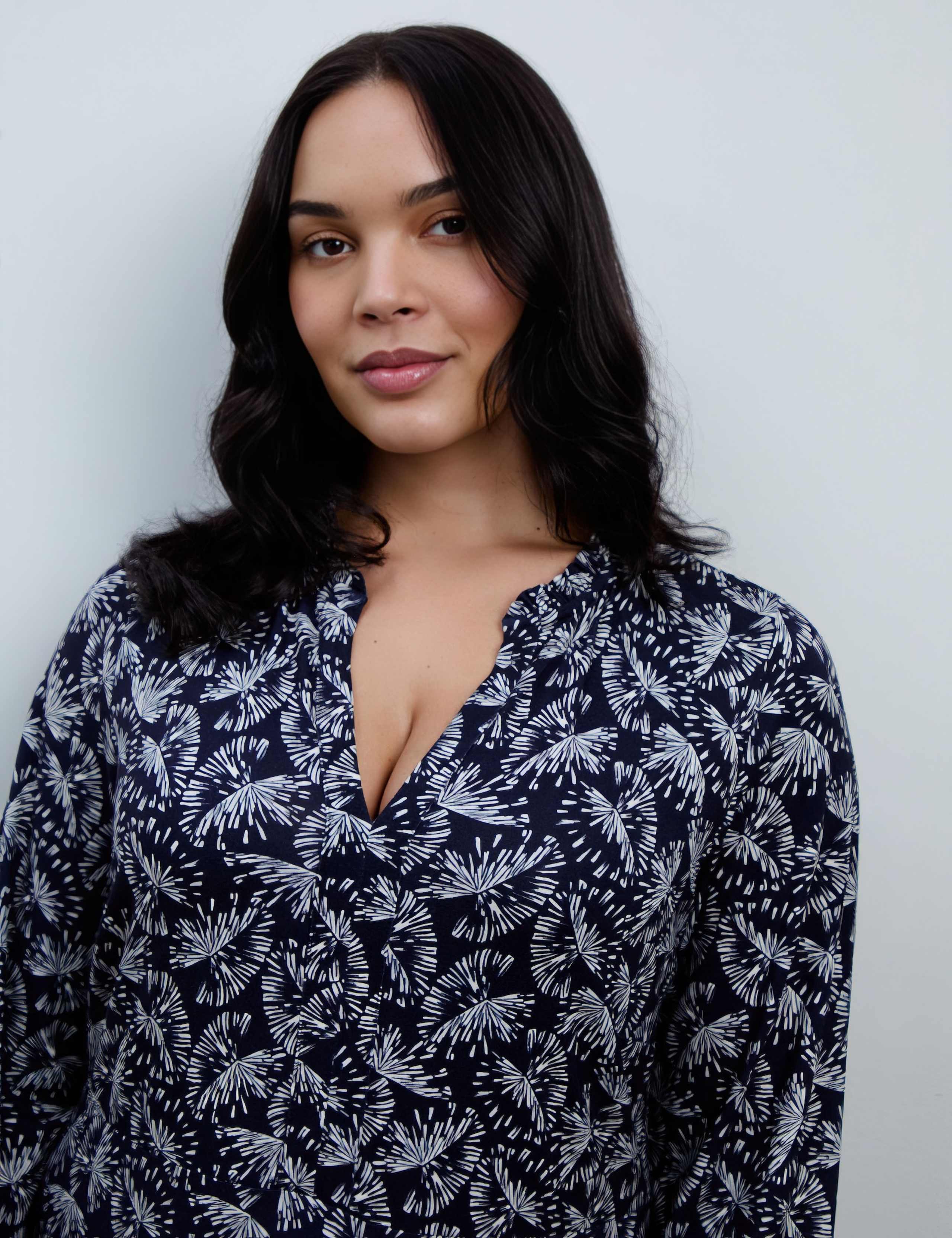 Curve Jersey Fan Print Ruffle Midaxi Dress 4 of 5