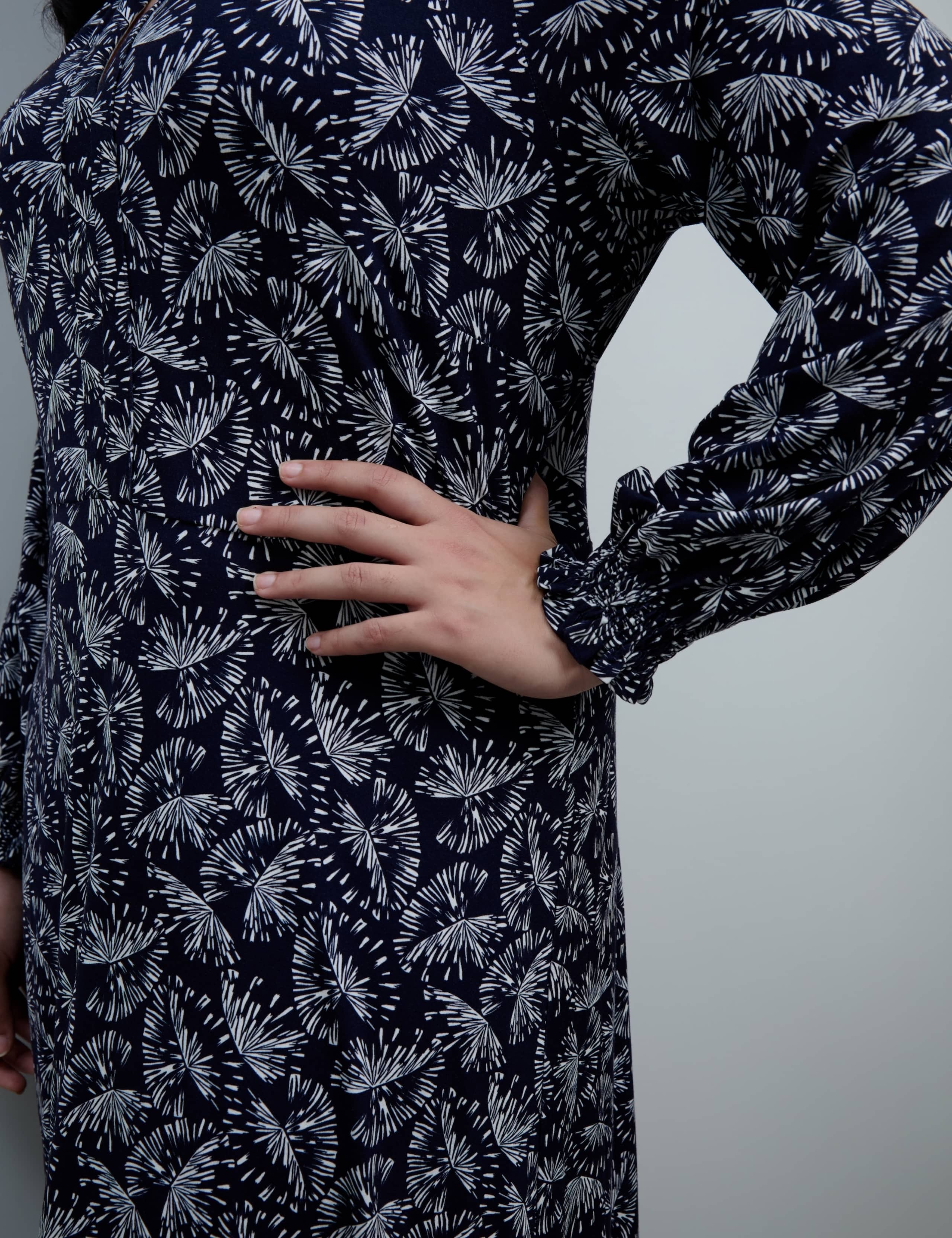 Curve Jersey Fan Print Ruffle Midaxi Dress 5 of 5