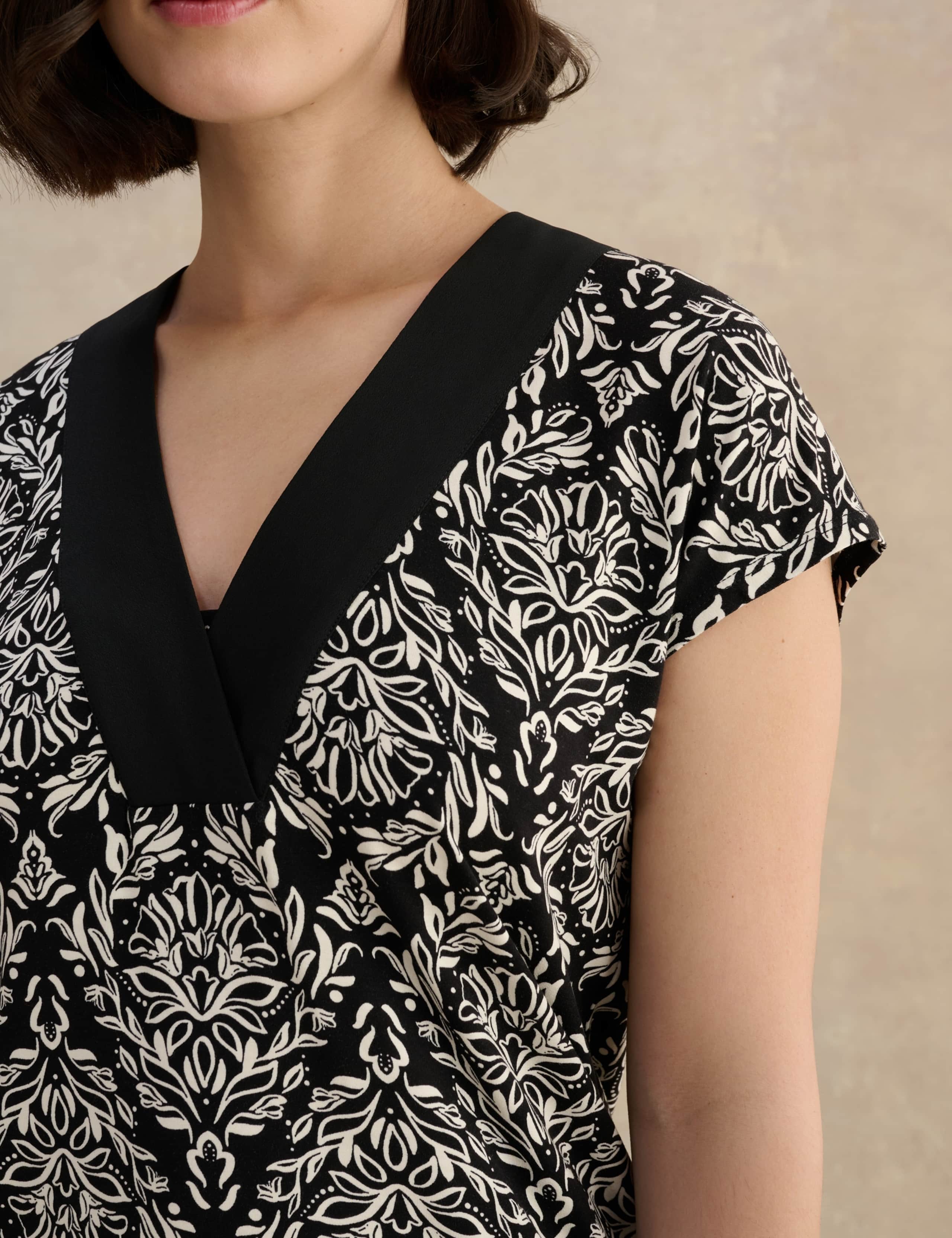 Jersey Printed V-Neck Top 5 of 6