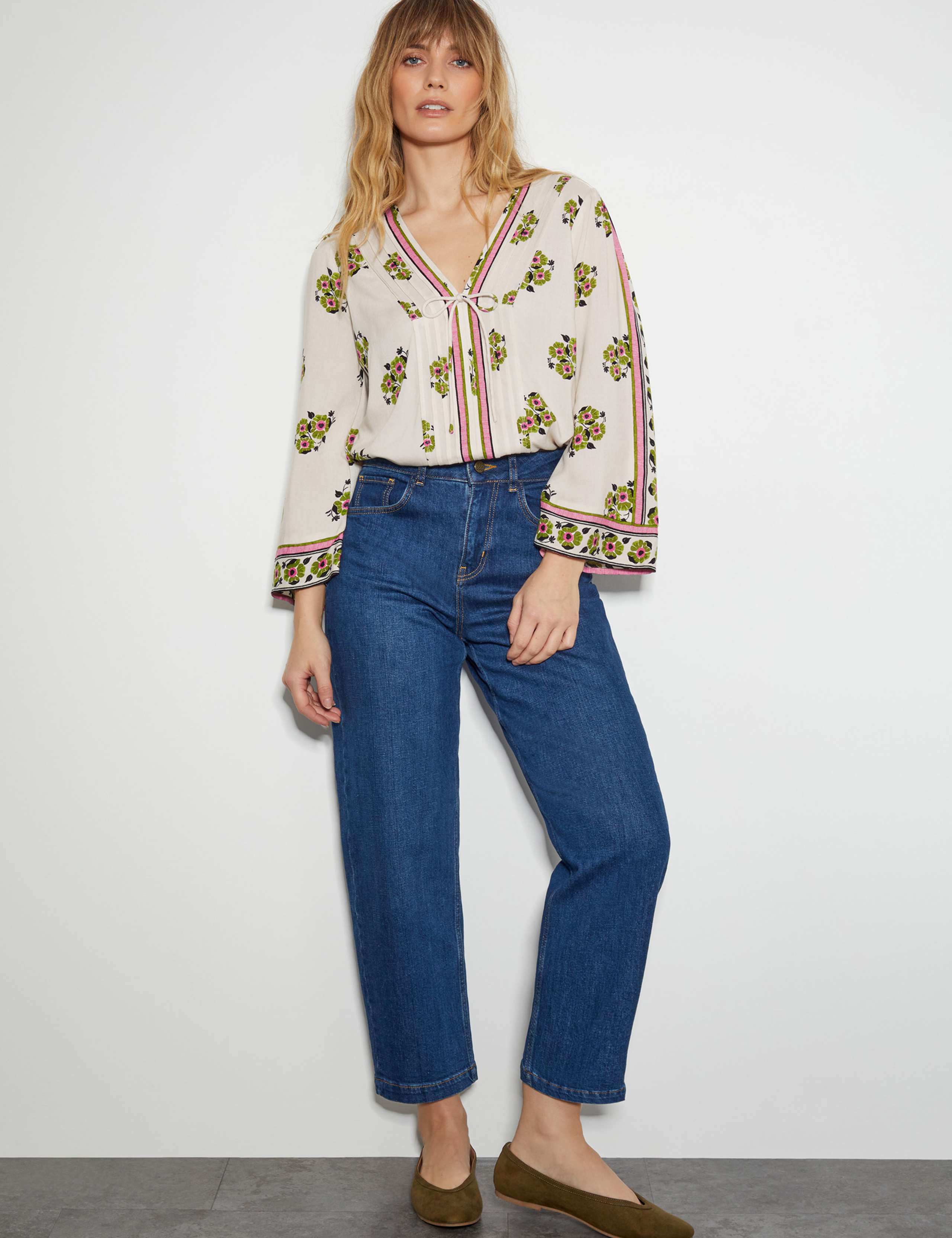 Floral V-Neck Pintuck Bow Blouse 5 of 6