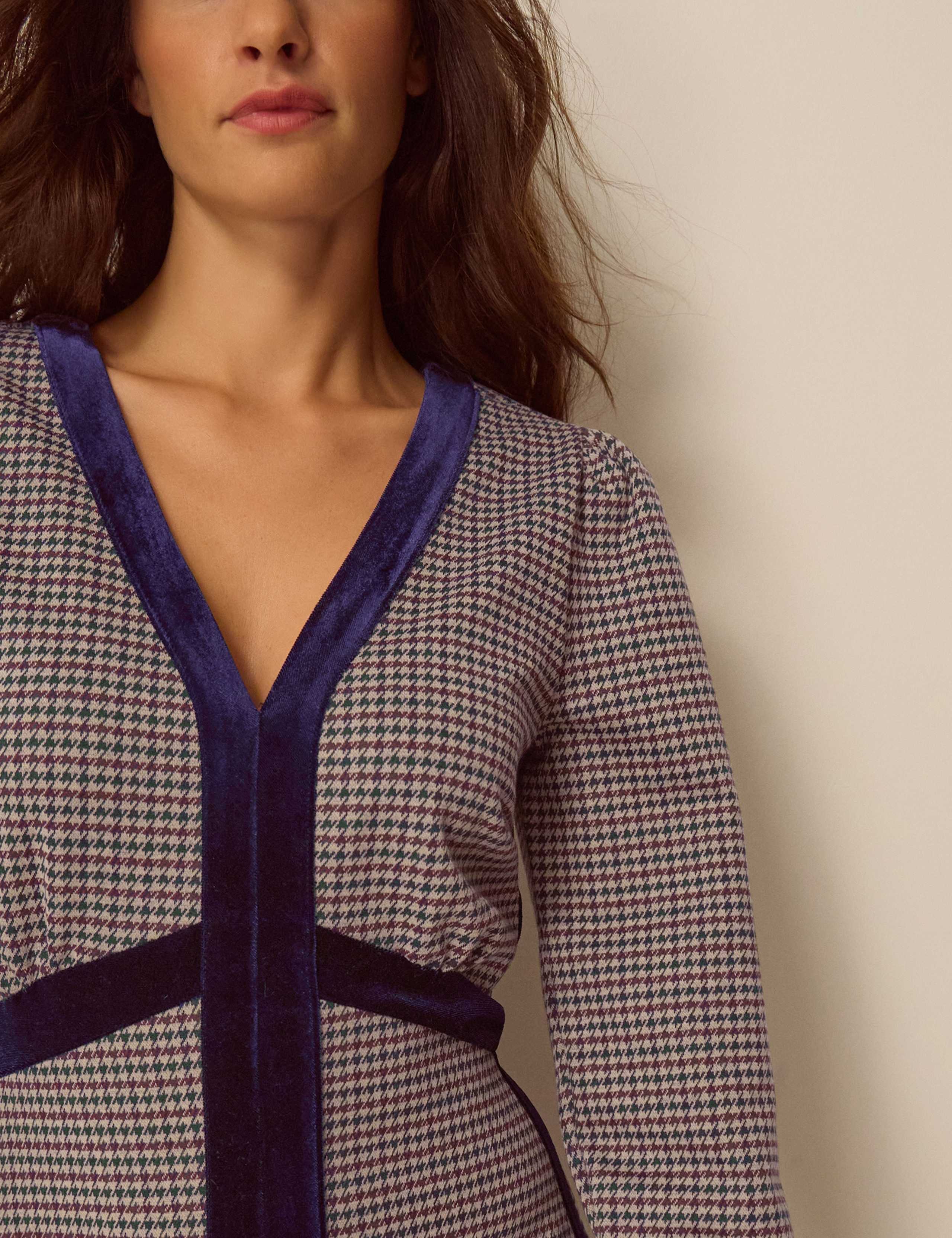 Jersey Houndstooth V-Neck Midi Skater Dress 3 of 5