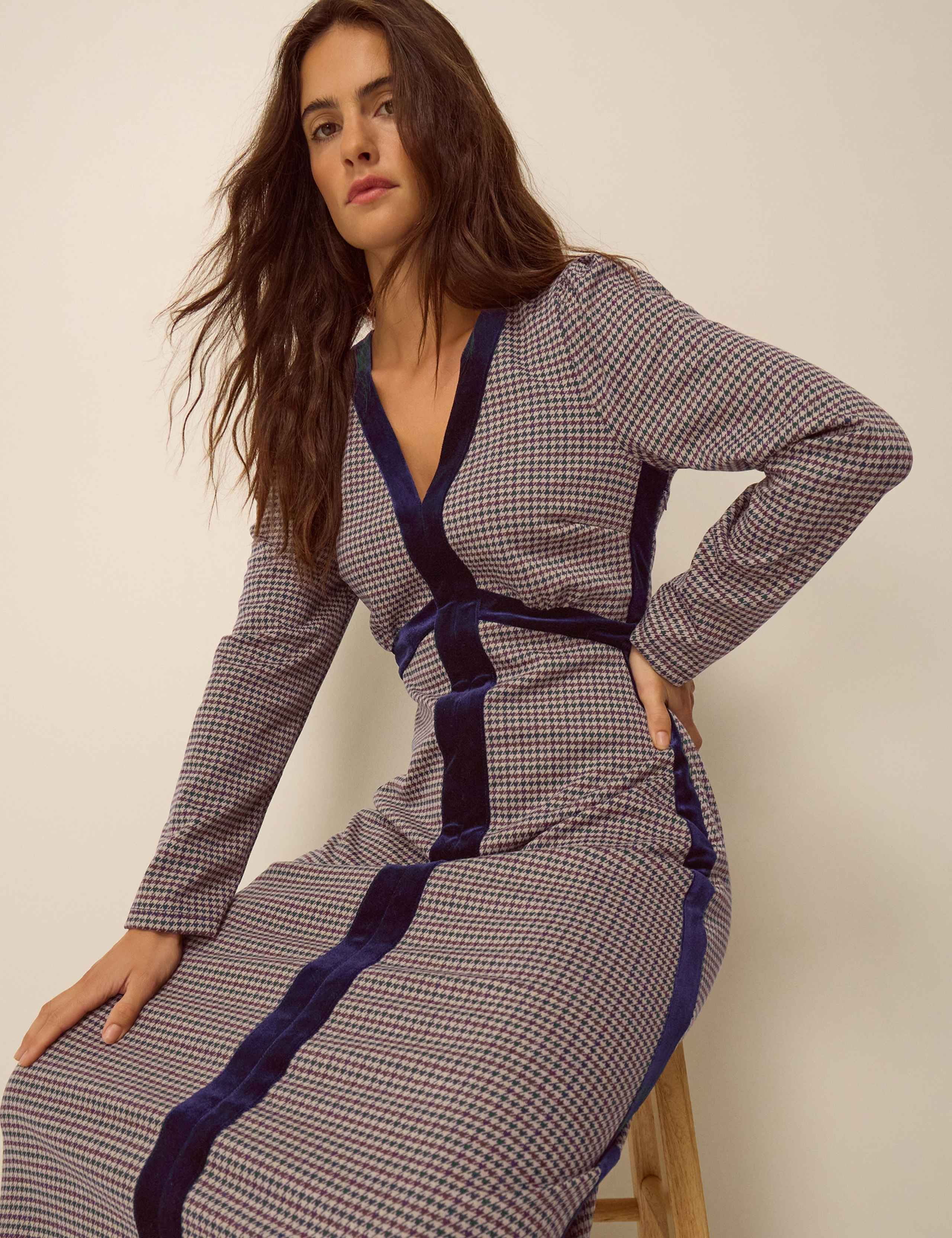 Jersey Houndstooth V-Neck Midi Skater Dress 4 of 5