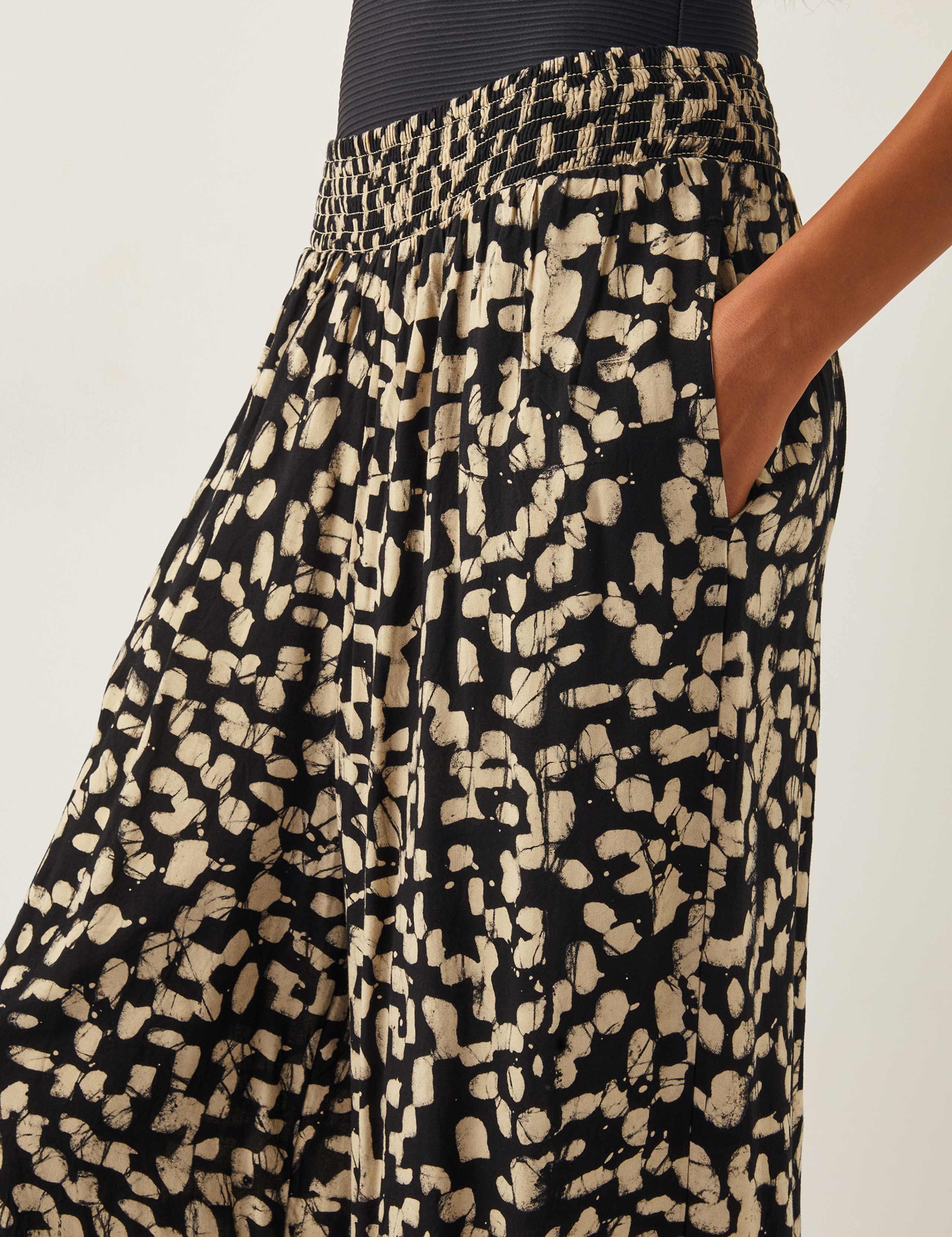 Printed Straight Leg Trousers 5 of 6