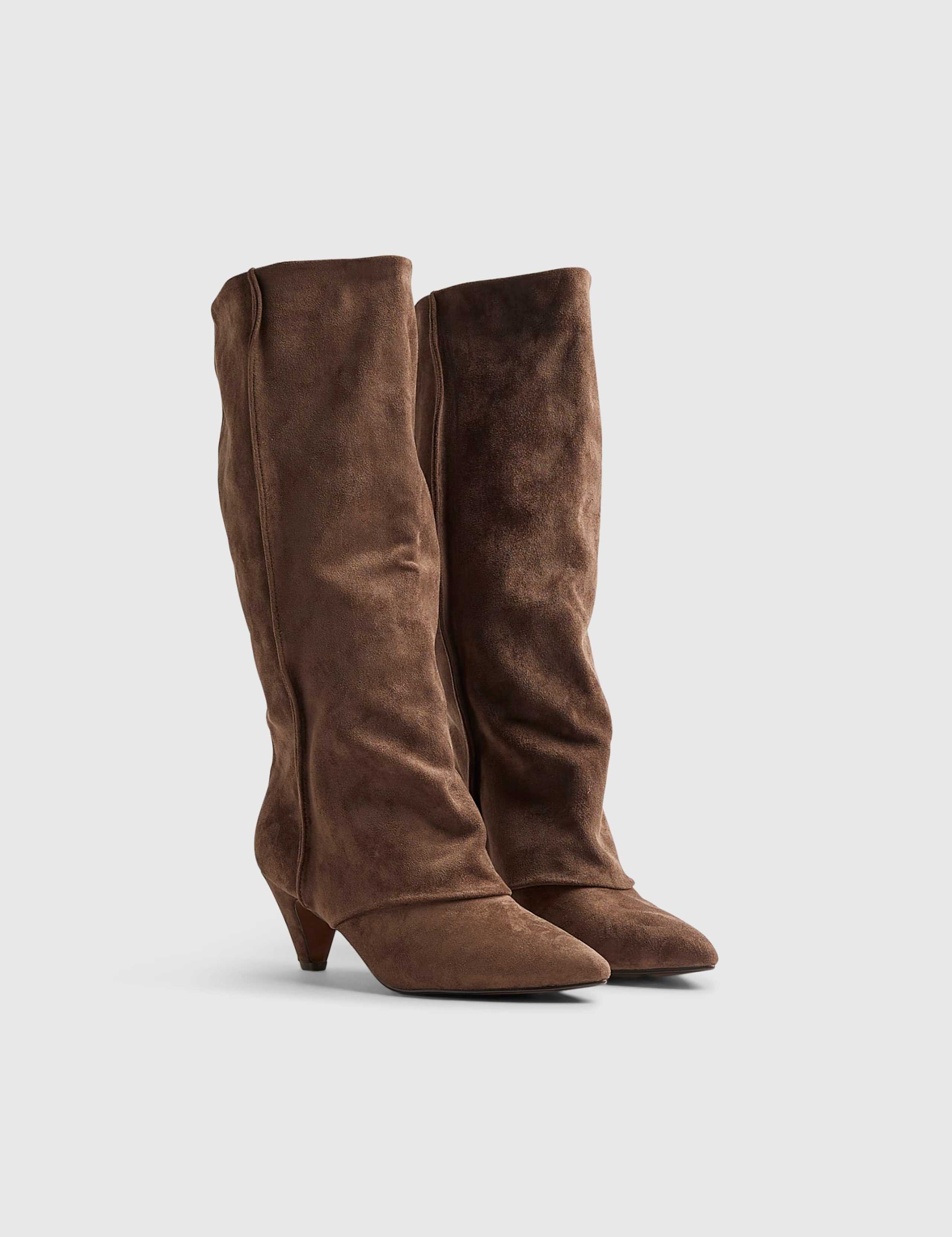 Kitten Heel Pointed Knee High Boots 3 of 5