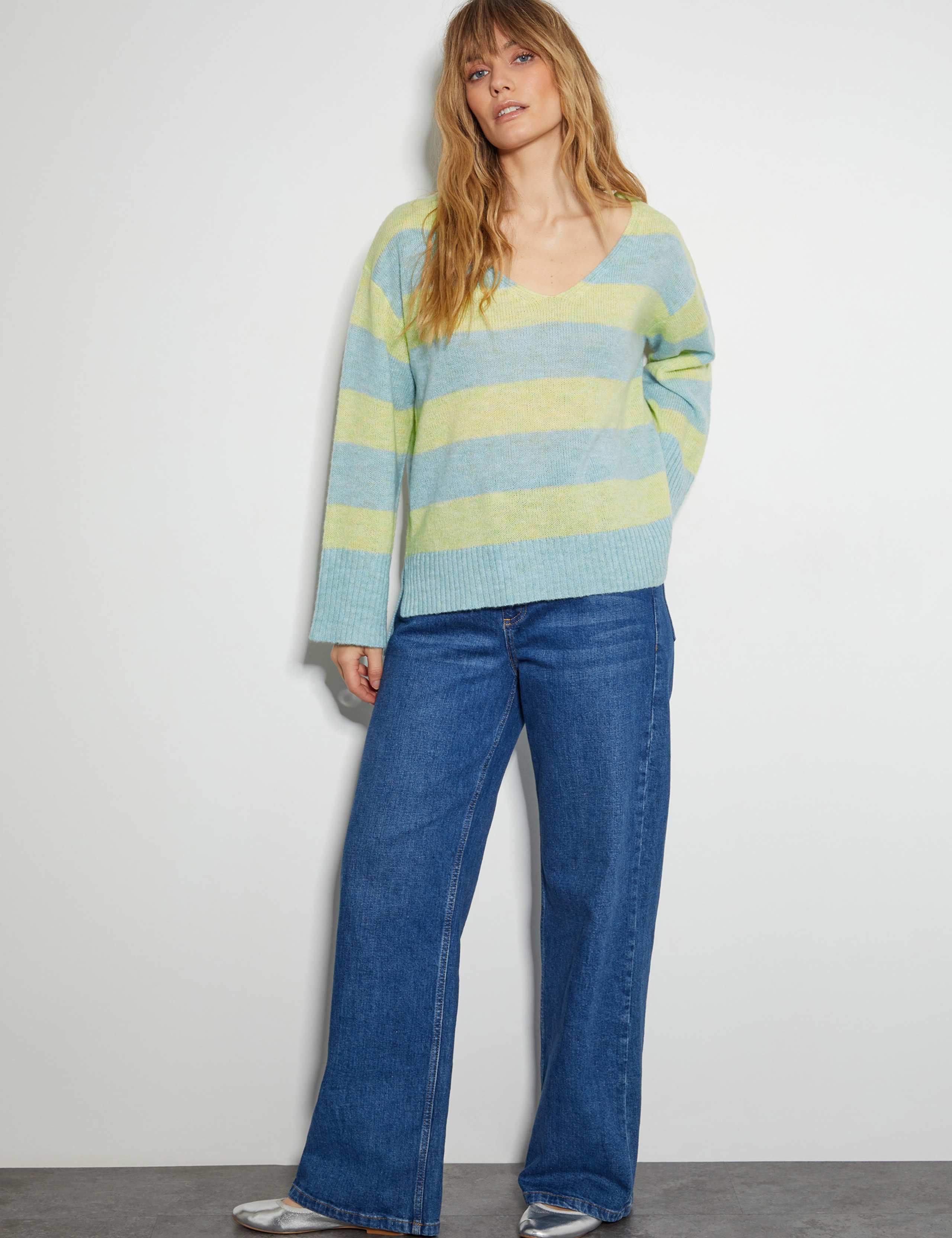 Striped V-Neck Jumper with Wool 2 of 4