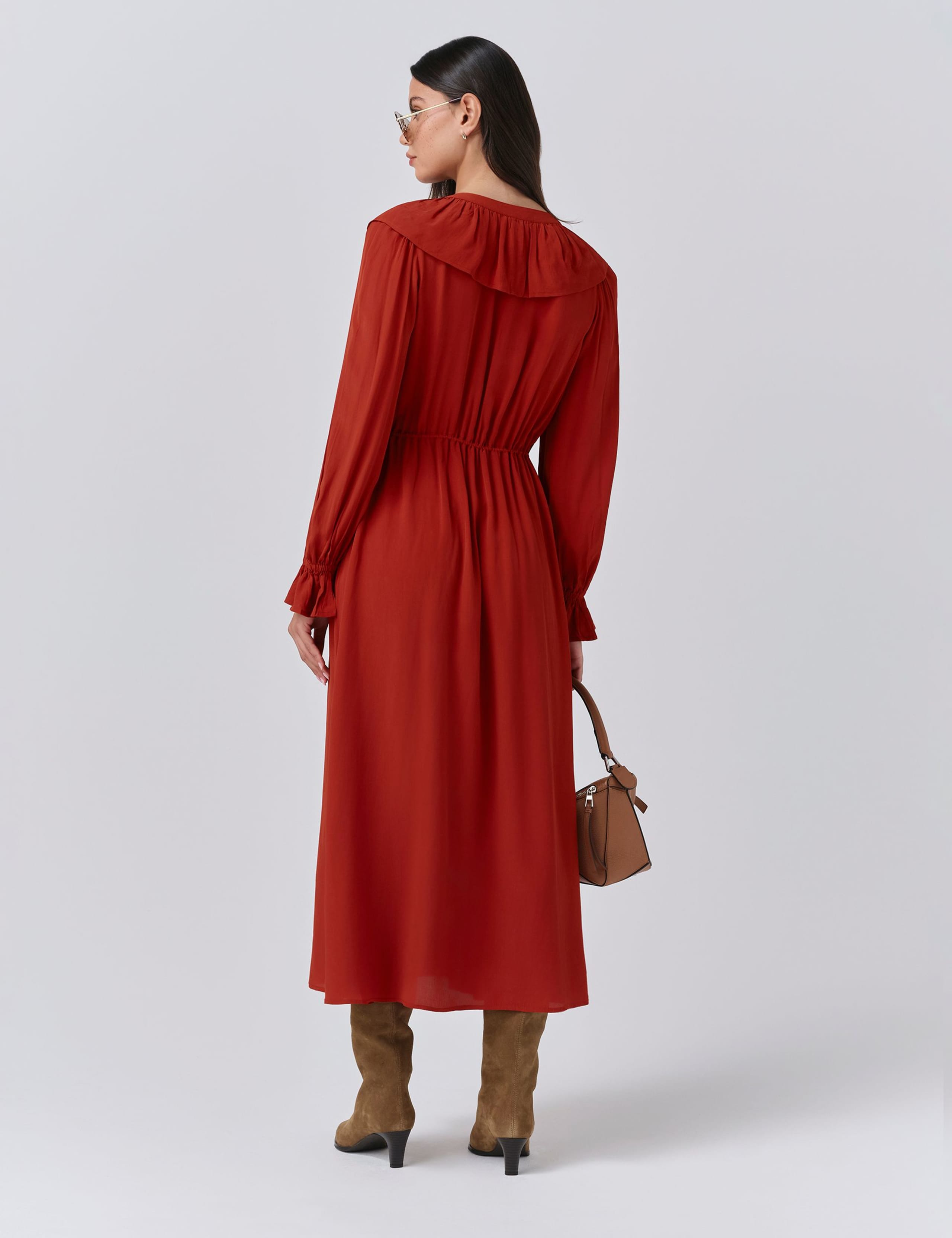 Crepe V-Neck Tie Waist Midi Dress 3 of 5