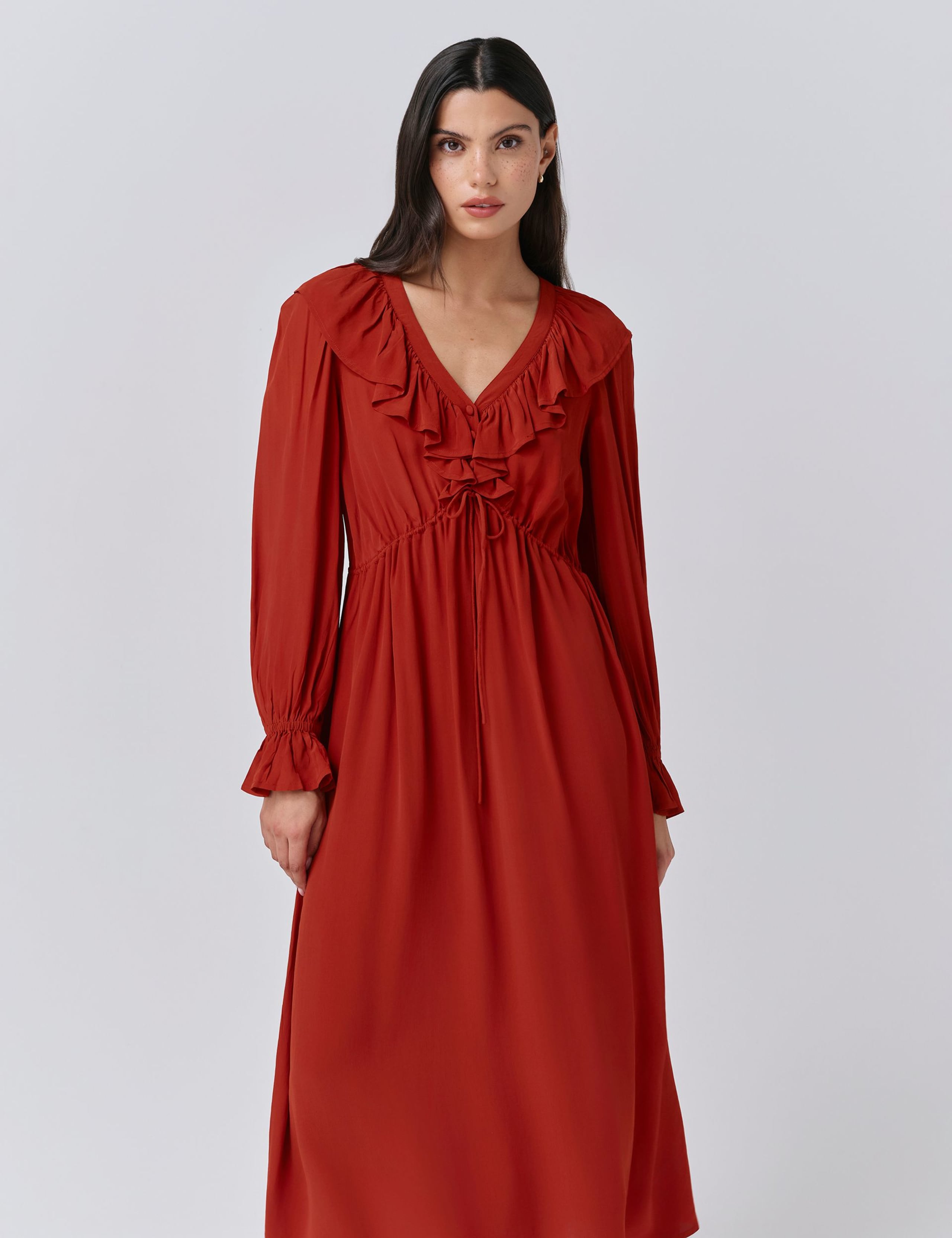 Crepe V-Neck Tie Waist Midi Dress 4 of 5