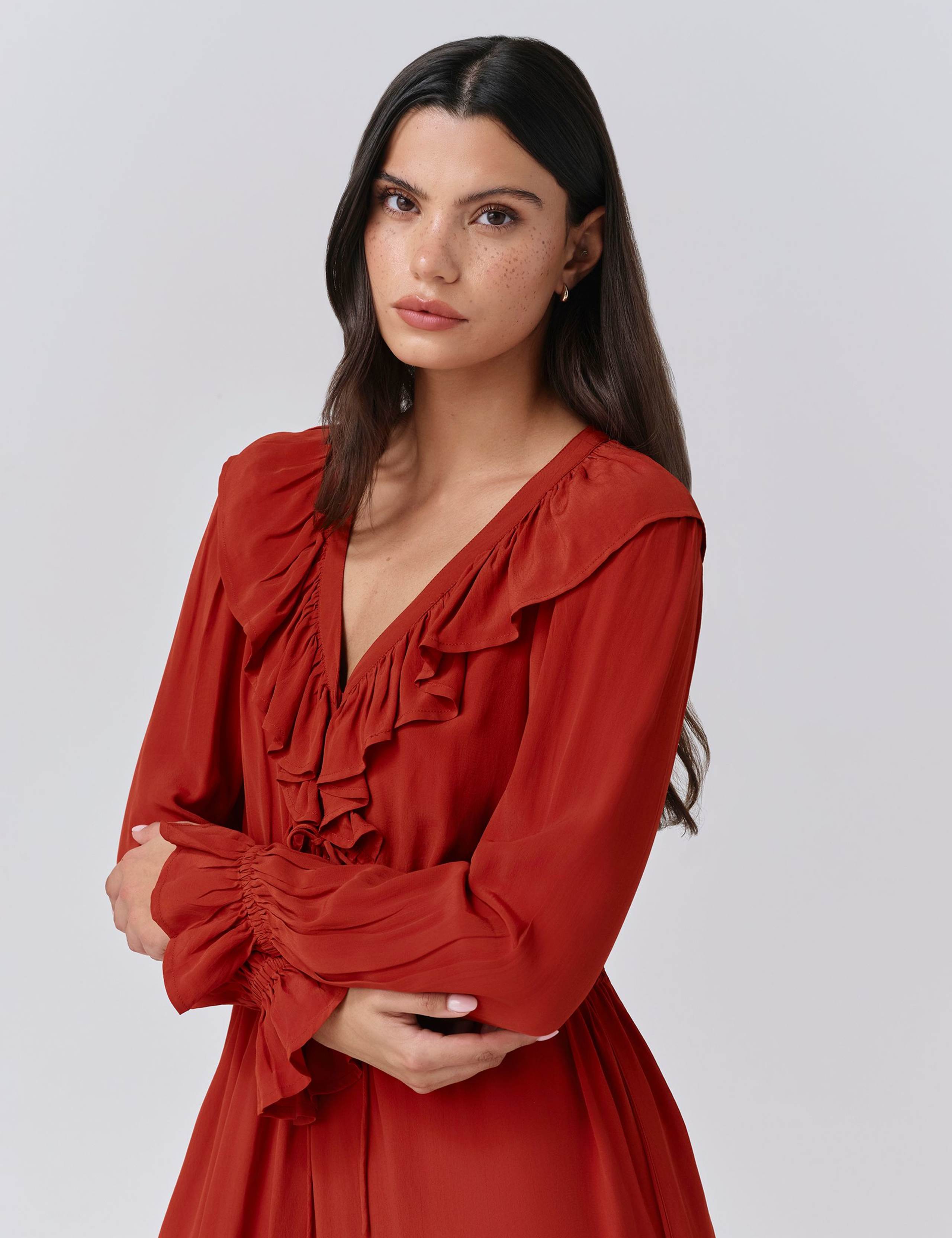 Crepe V-Neck Tie Waist Midi Dress 5 of 5