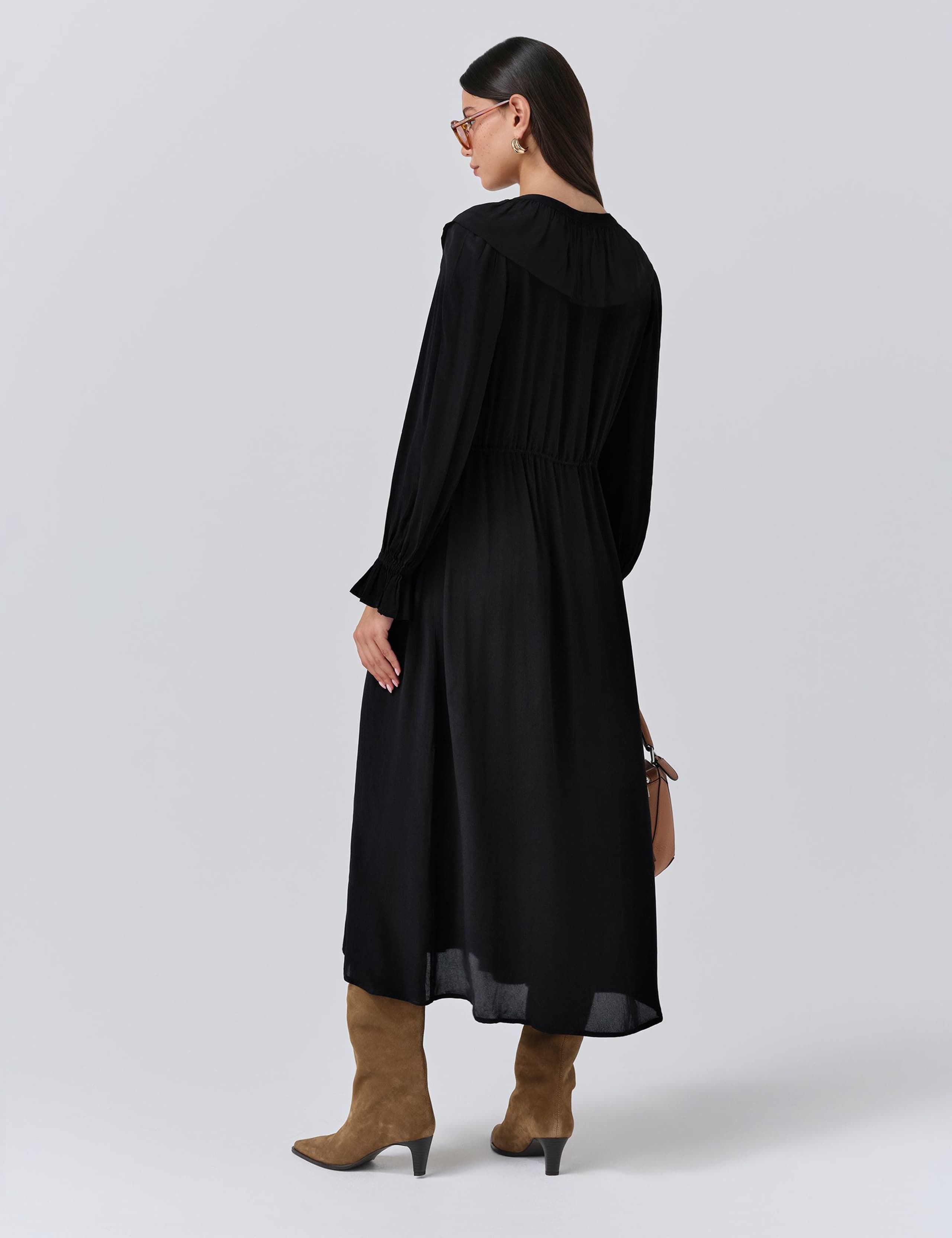 Crepe V-Neck Tie Waist Midi Dress 3 of 5