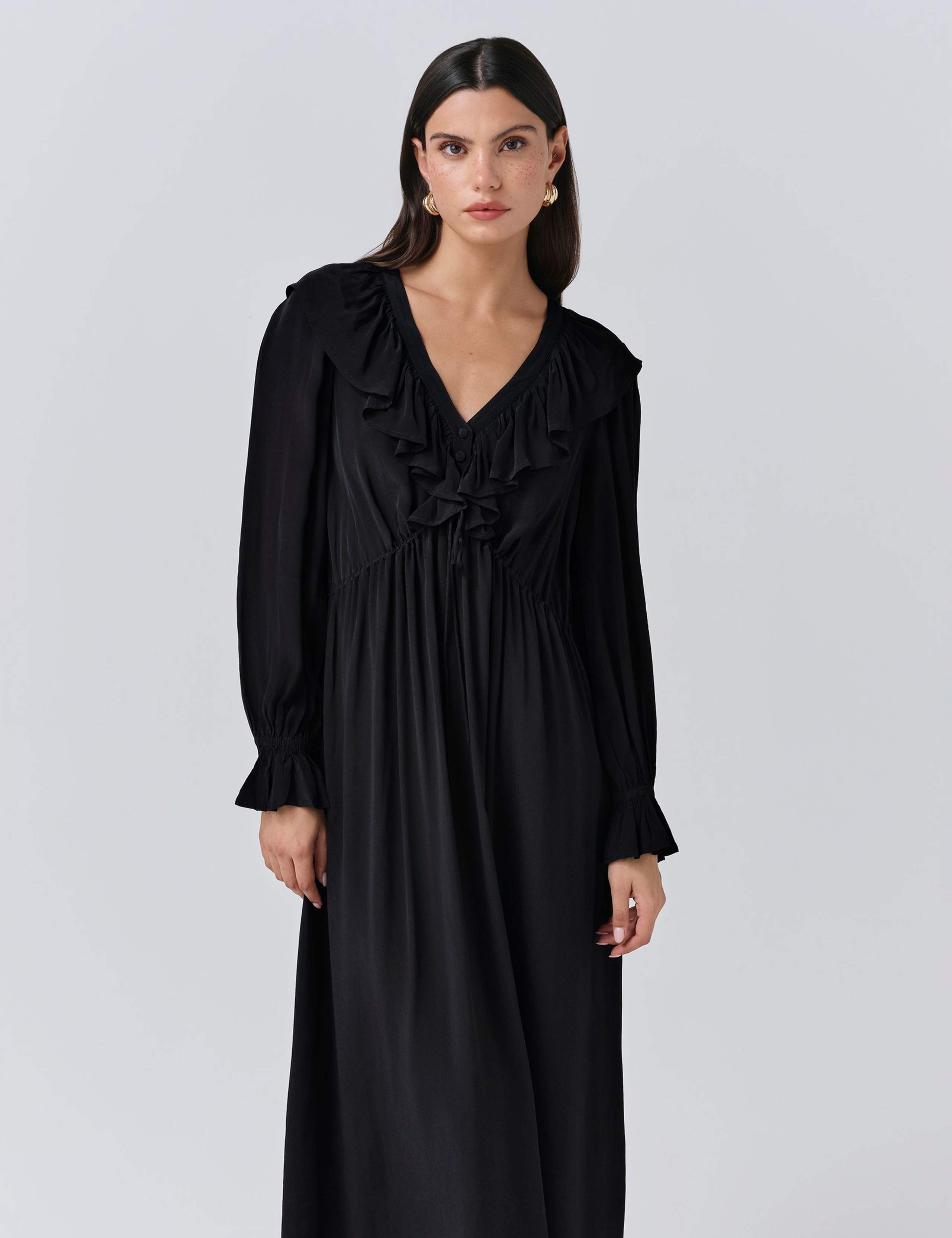 Crepe V-Neck Tie Waist Midi Dress 4 of 5