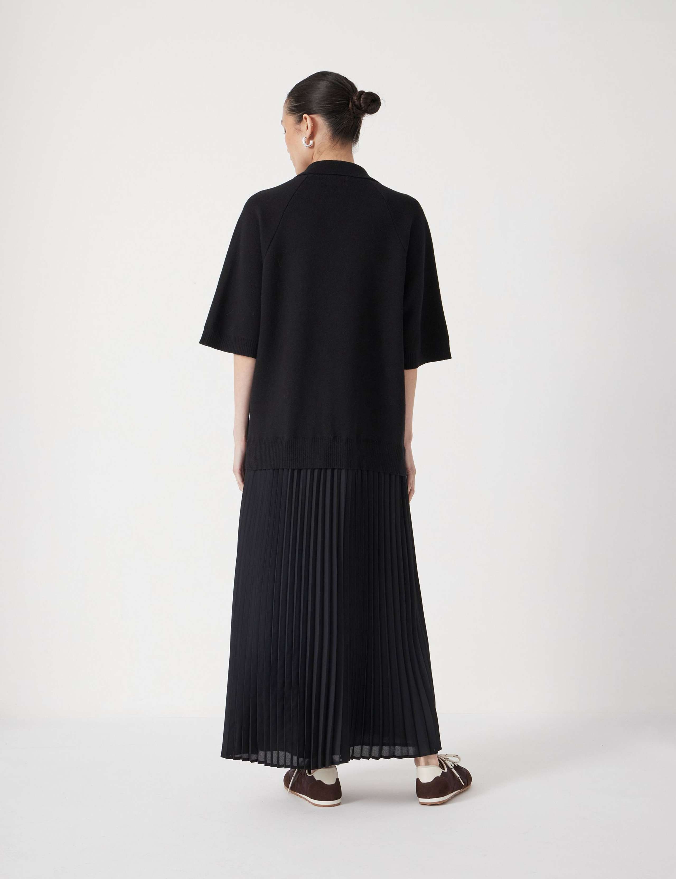 V-Neck Knit Top Pleated Midi T-Shirt Dress 4 of 6