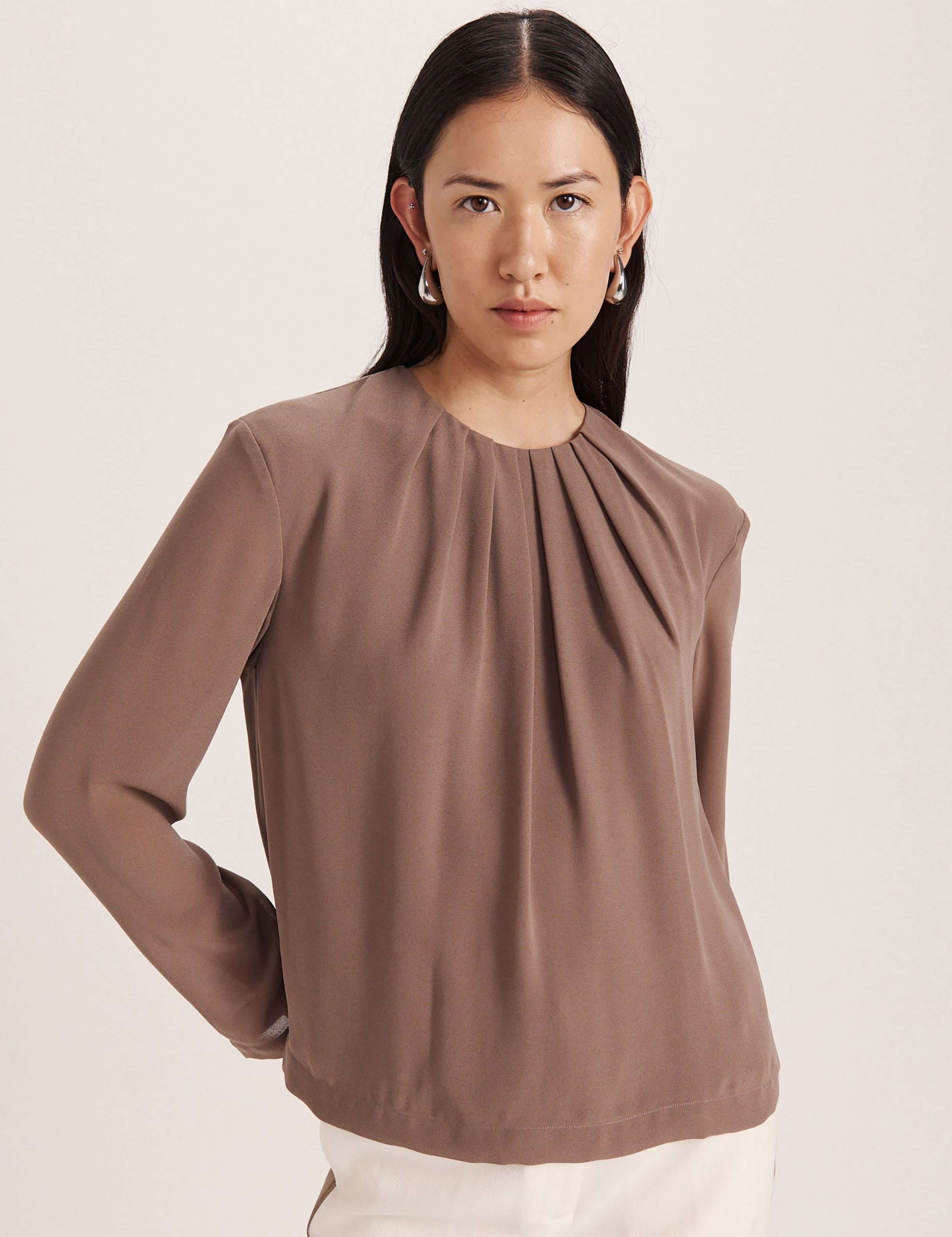 Crew Neck Tuck Detail Blouse 3 of 6