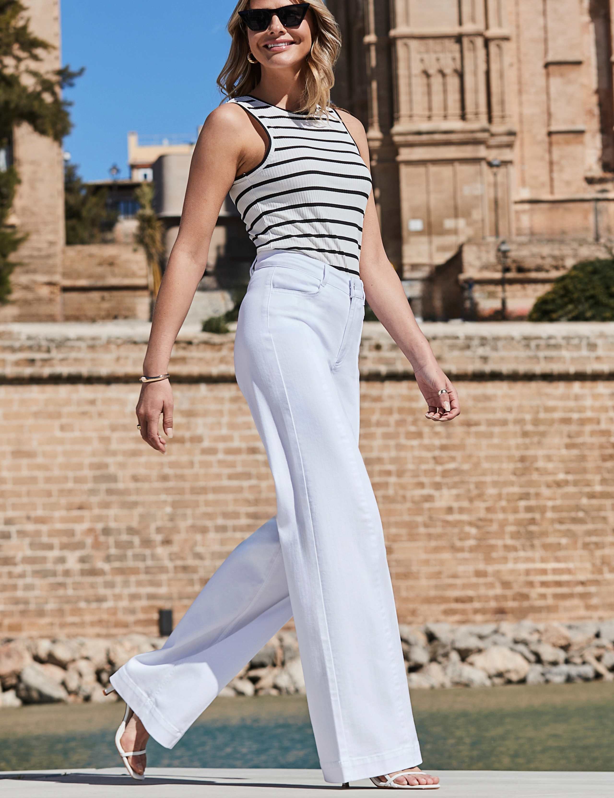 Pintuck Detail Wide Leg Jeans 4 of 5