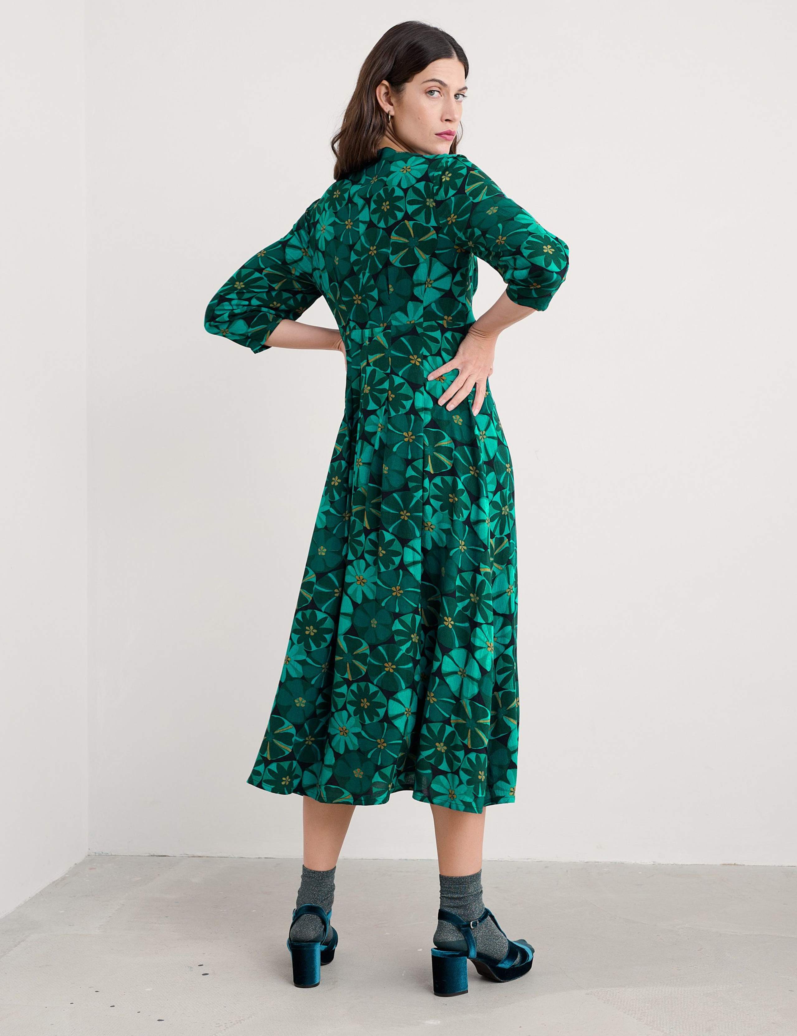 Floral V-Neck Midaxi Waisted Dress 3 of 5