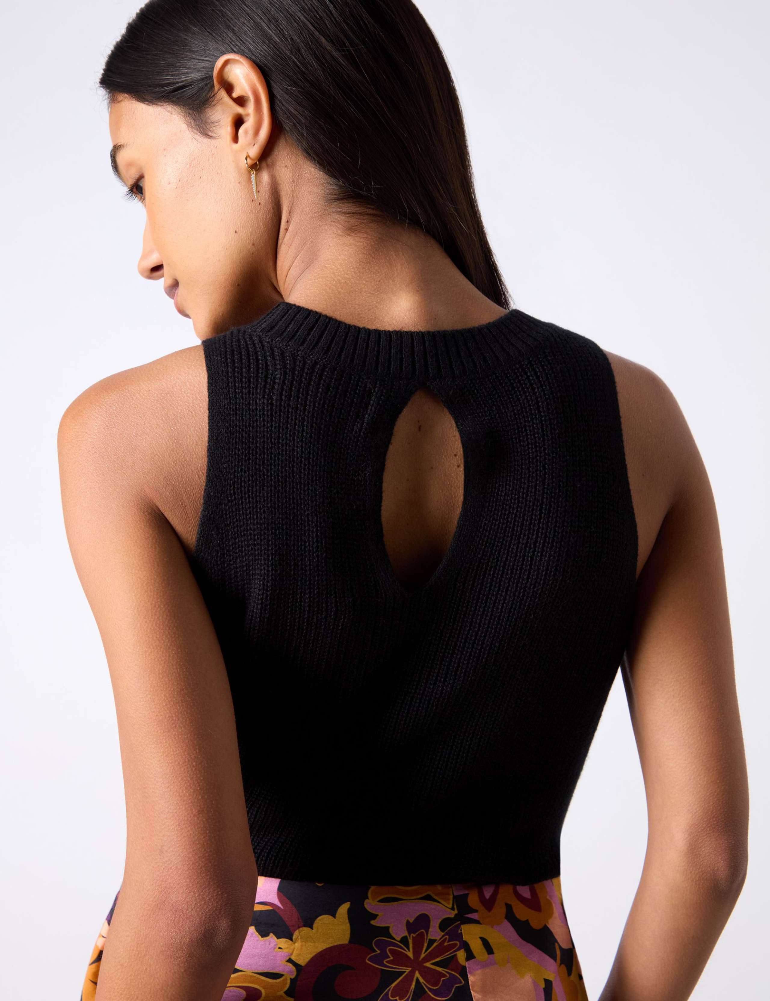 Cotton Blend Textured Relaxed Knitted Vest 3 of 3
