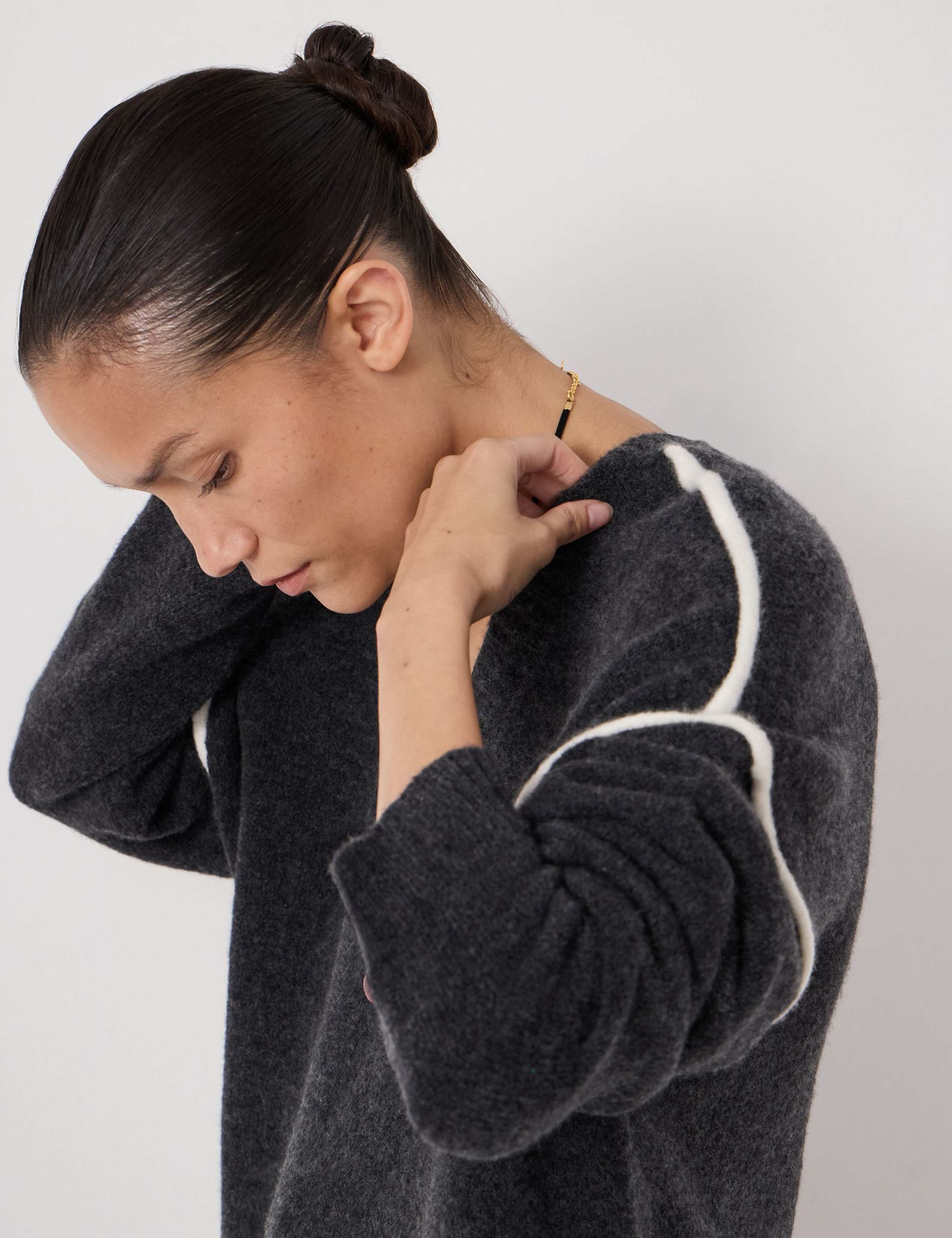 Wool Blend V-Neck Jumper 5 of 6