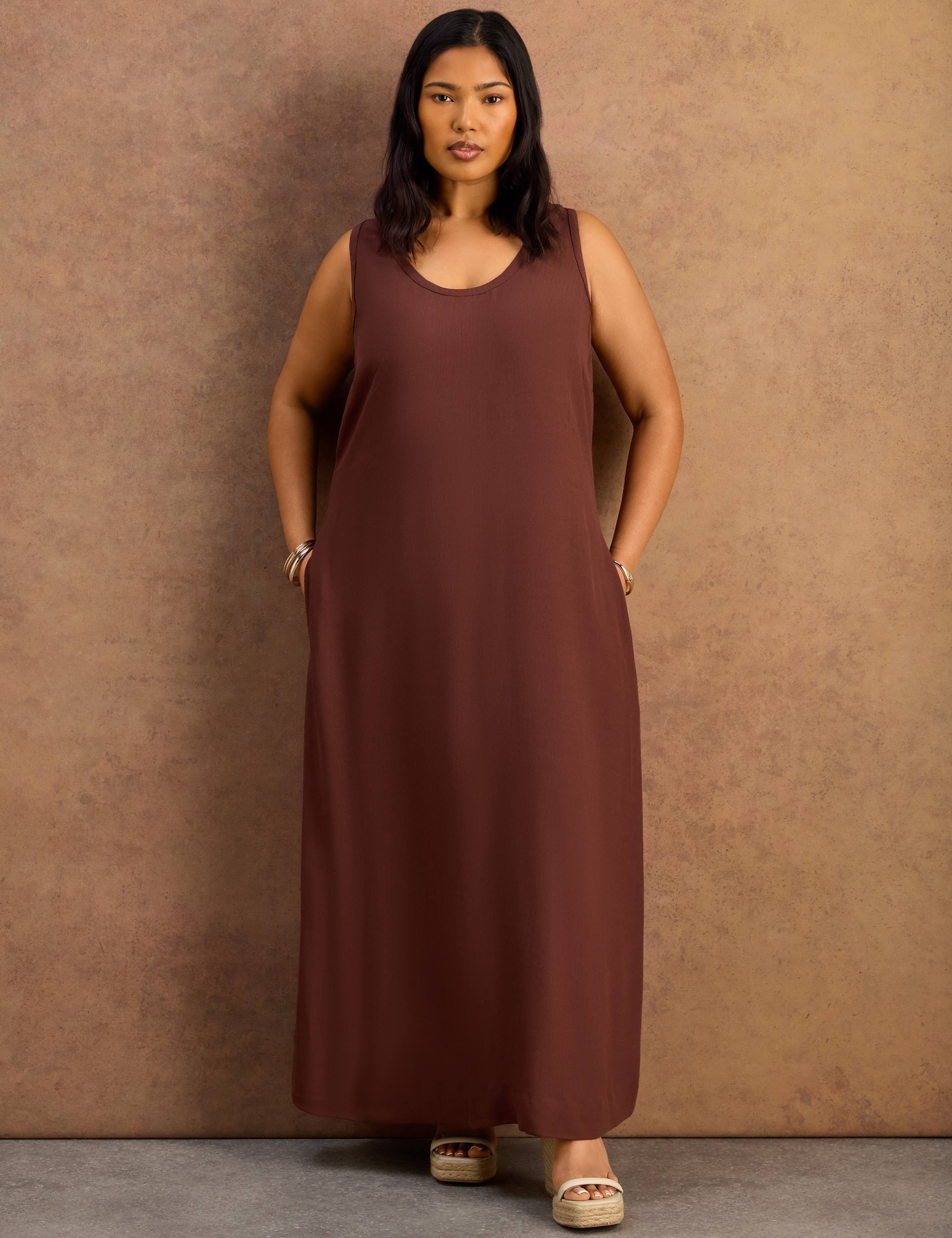 Scoop Neck Maxi Relaxed Slip Dress 4 of 7