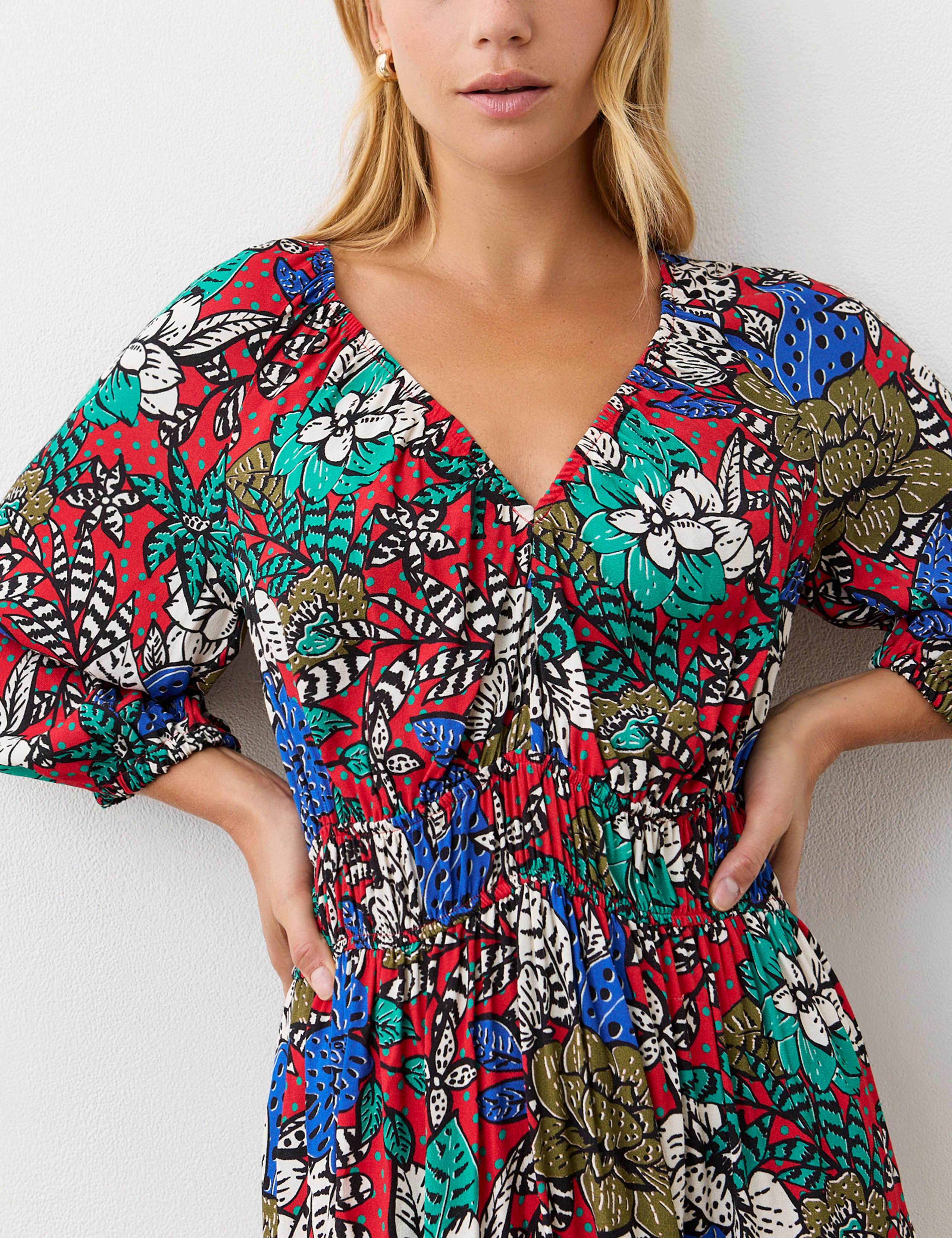 Crepe Floral V-Neck Midi Waisted Dress 4 of 4