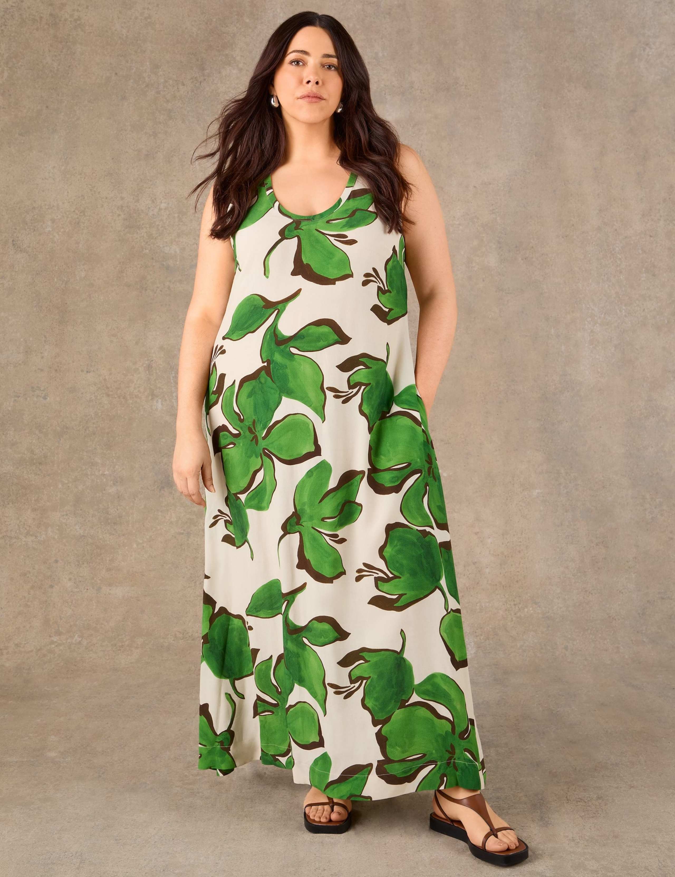 Leaf Print Scoop Neck Maxi Shift Dress 2 of 4