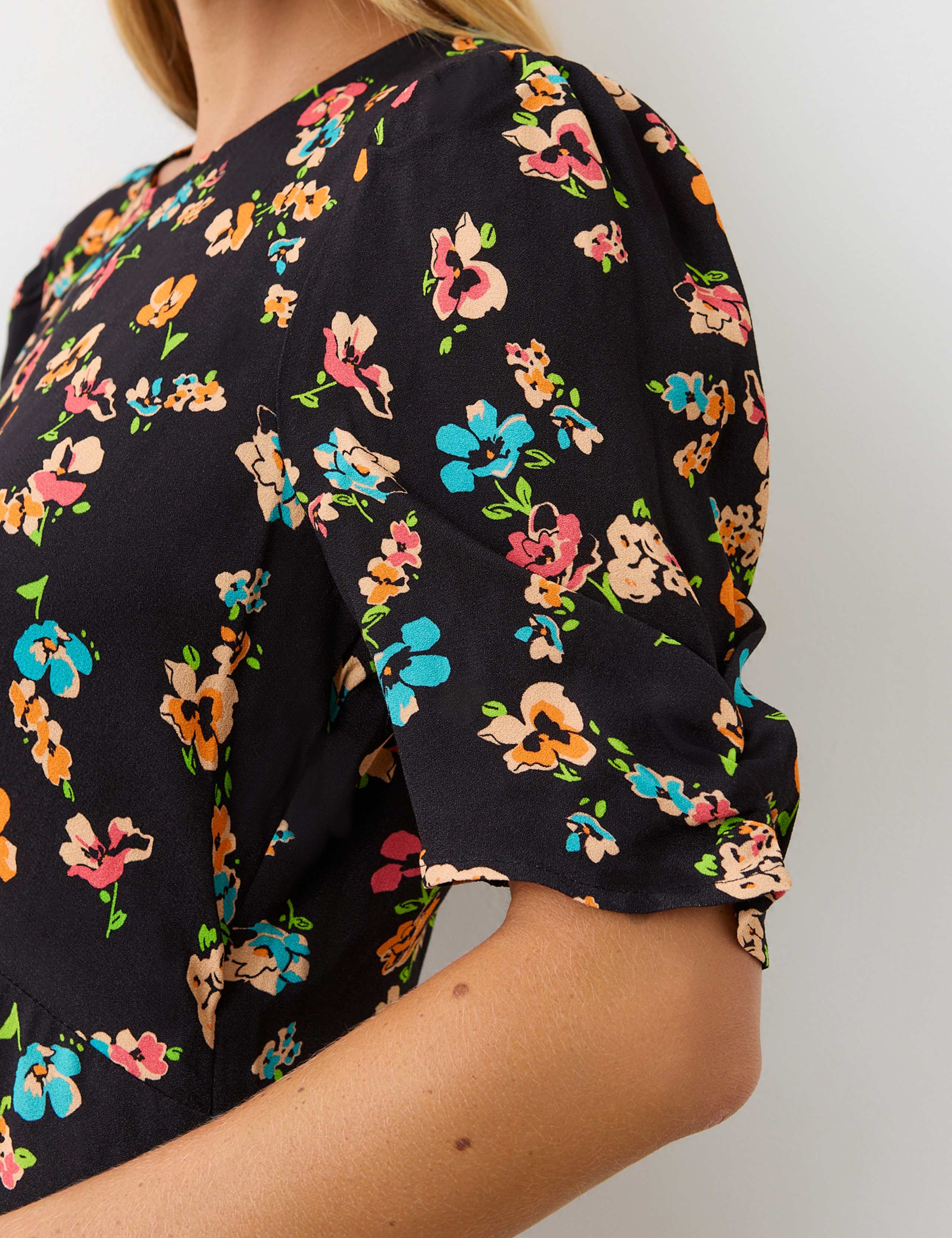 Crepe Floral Puff Sleeve Midi Waisted Dress 4 of 4