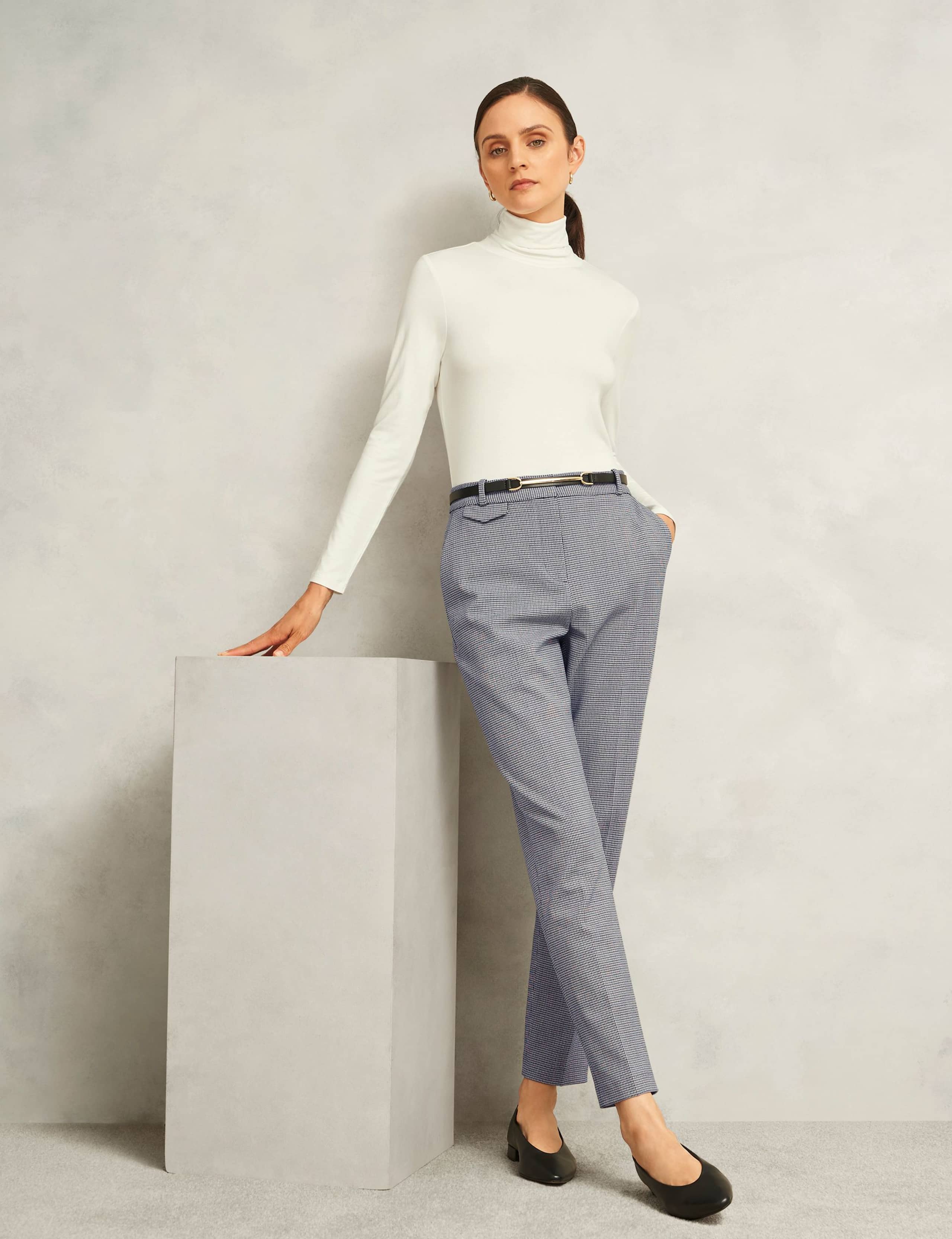 Houndstooth Checked Tapered Trousers 1 of 7