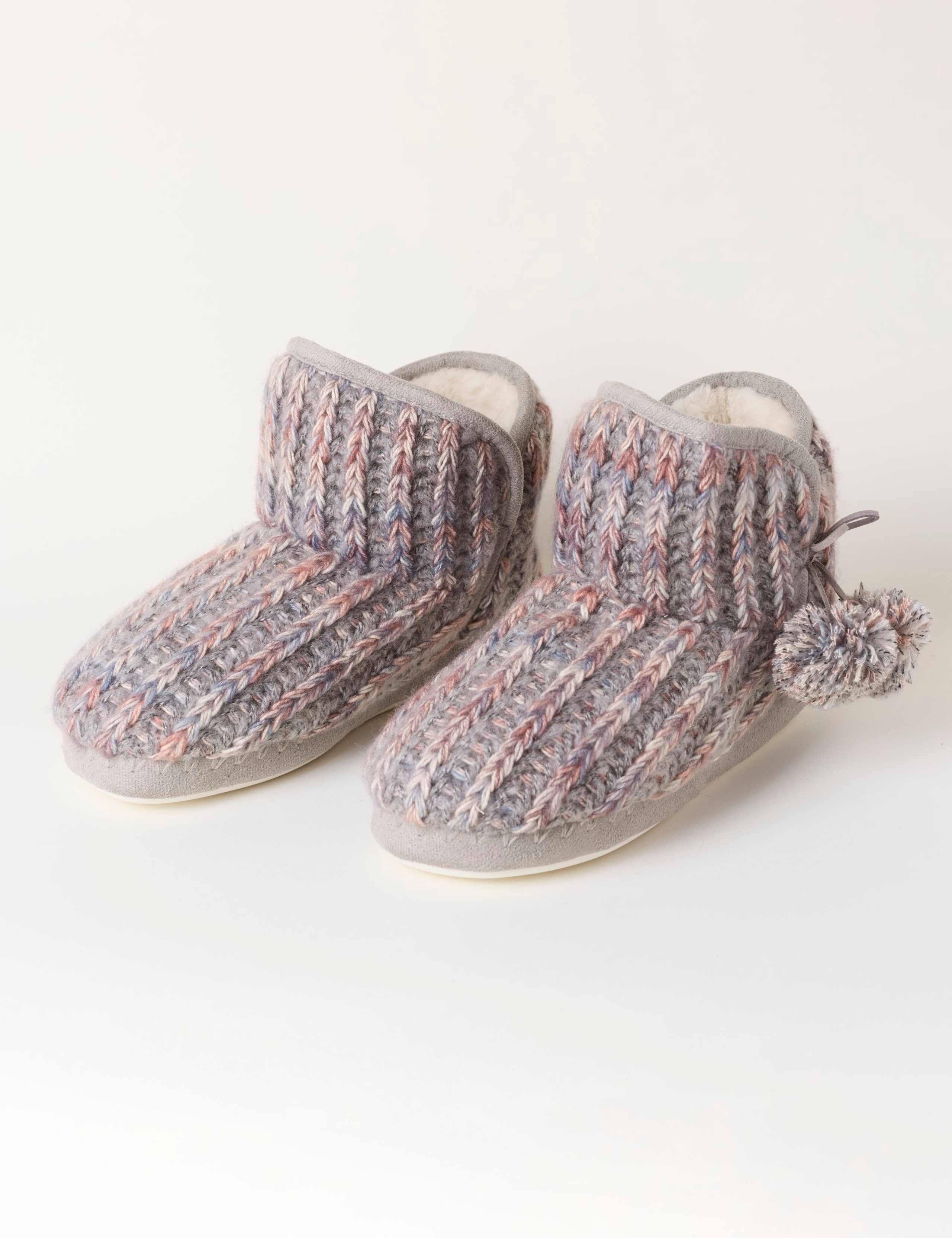 Knitted Slipper Boots 2 of 3