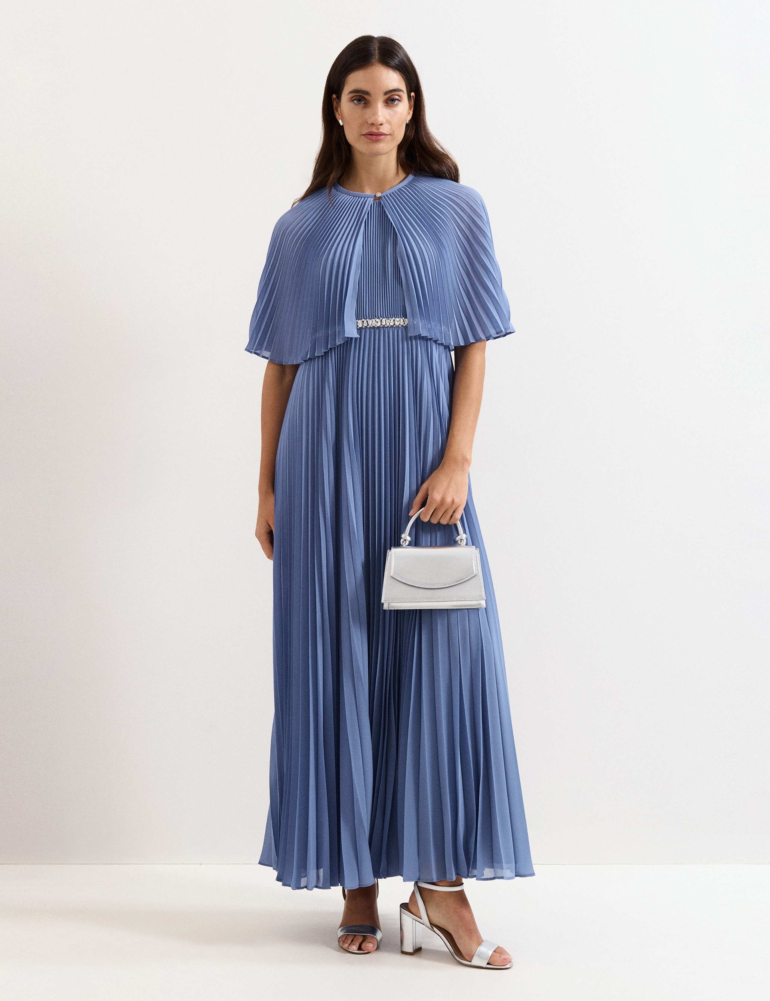 Round Neck Pleated Maxi Skater Dress 3 of 8