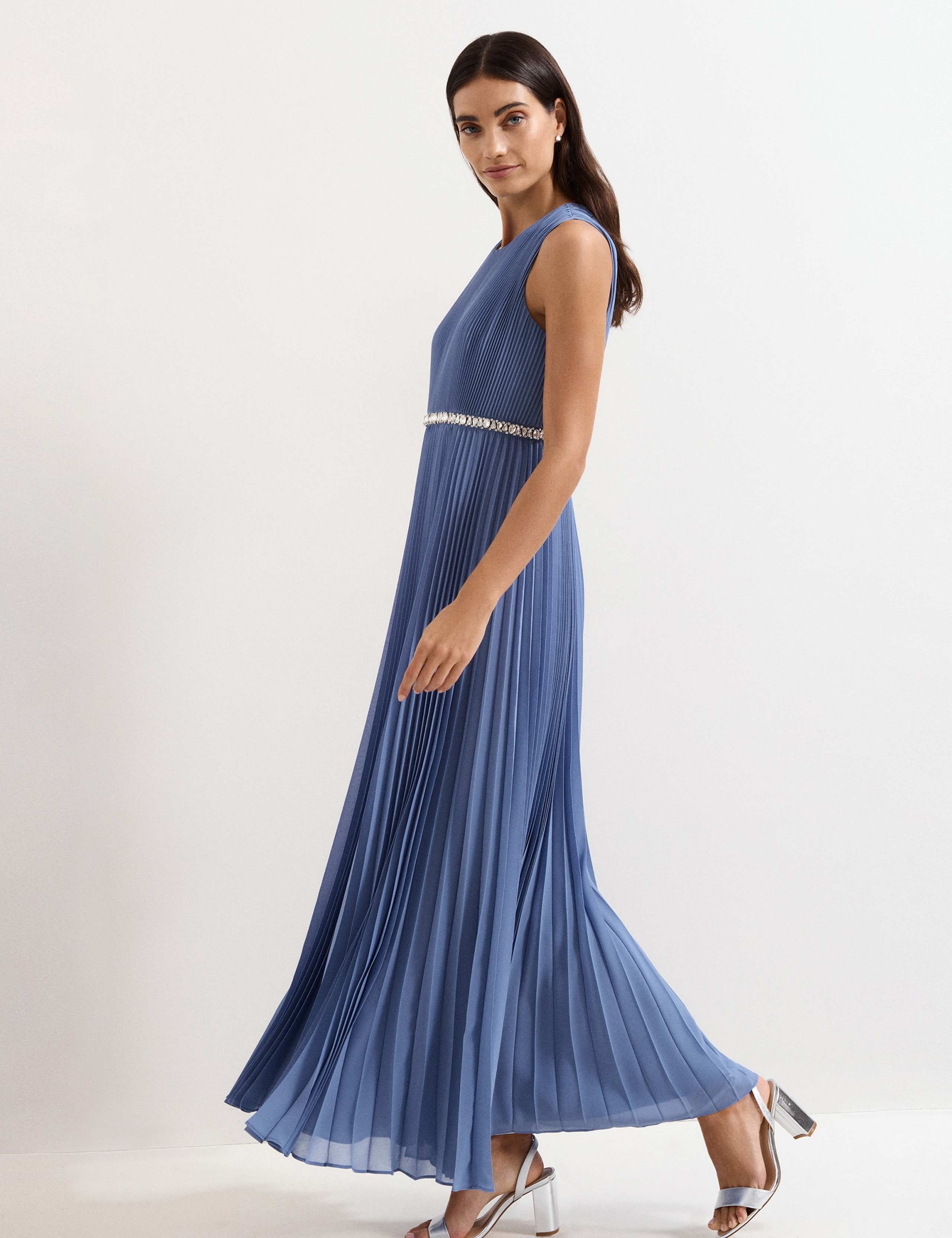 Round Neck Pleated Maxi Skater Dress 4 of 8
