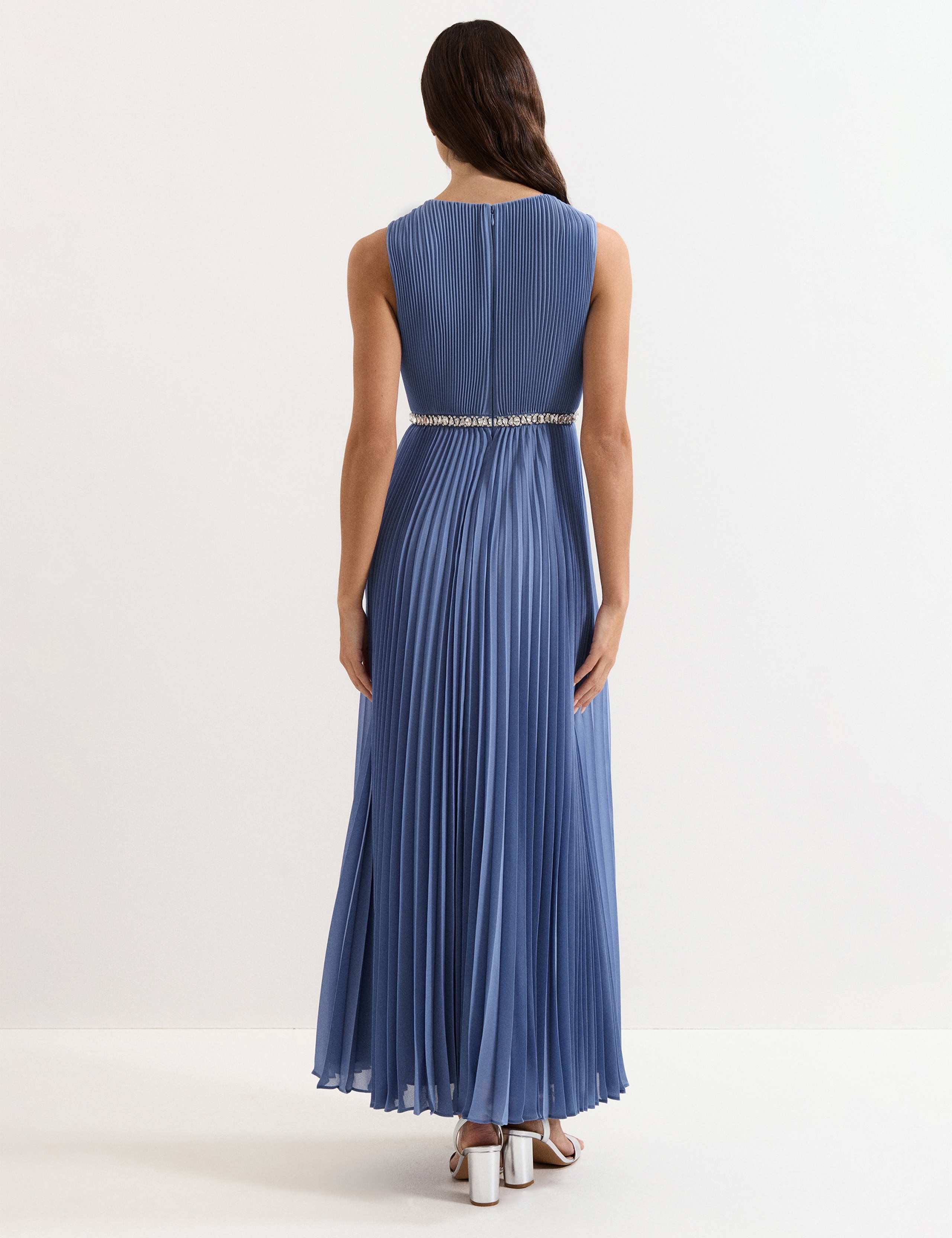 Round Neck Pleated Maxi Skater Dress 5 of 8