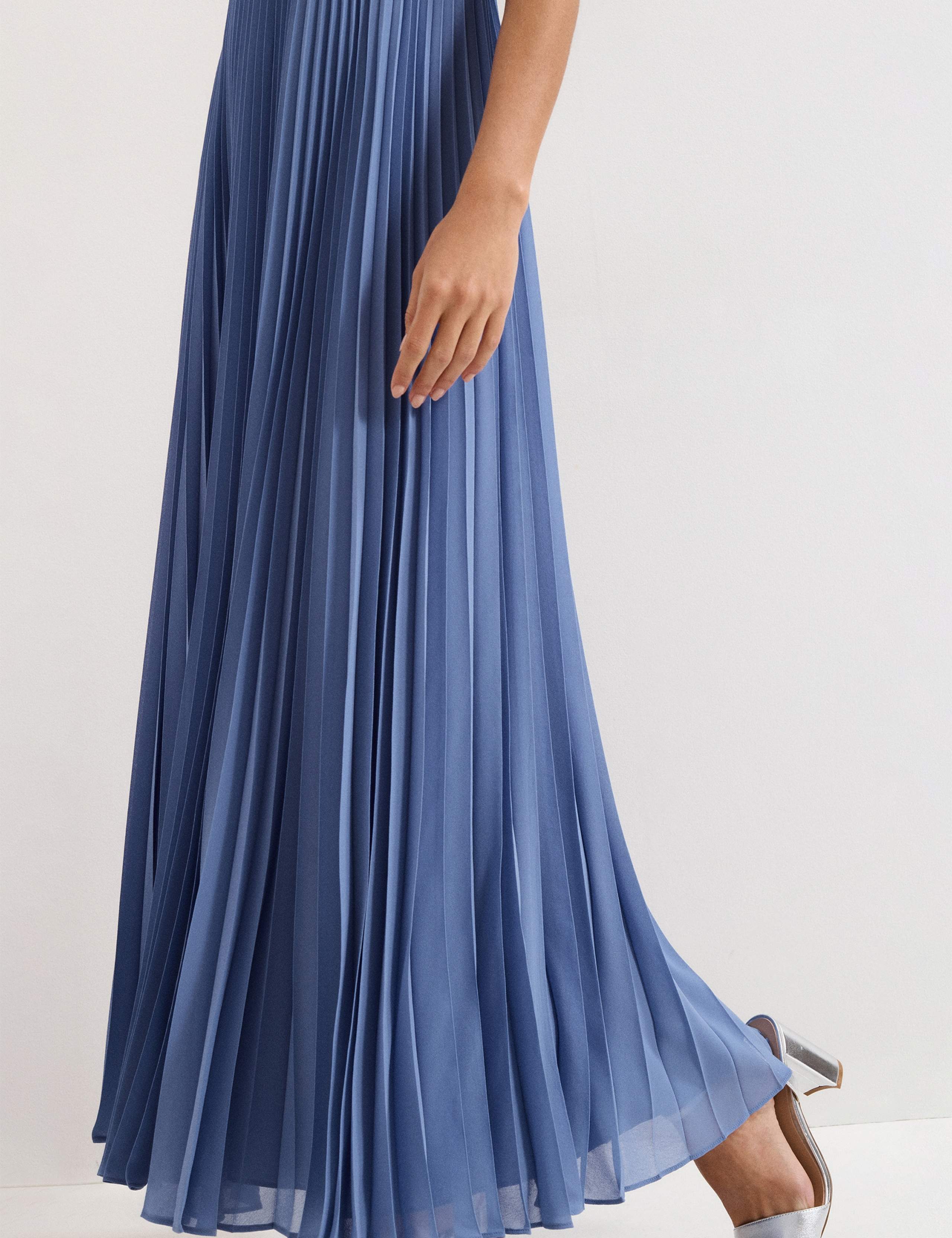 Round Neck Pleated Maxi Skater Dress 8 of 8