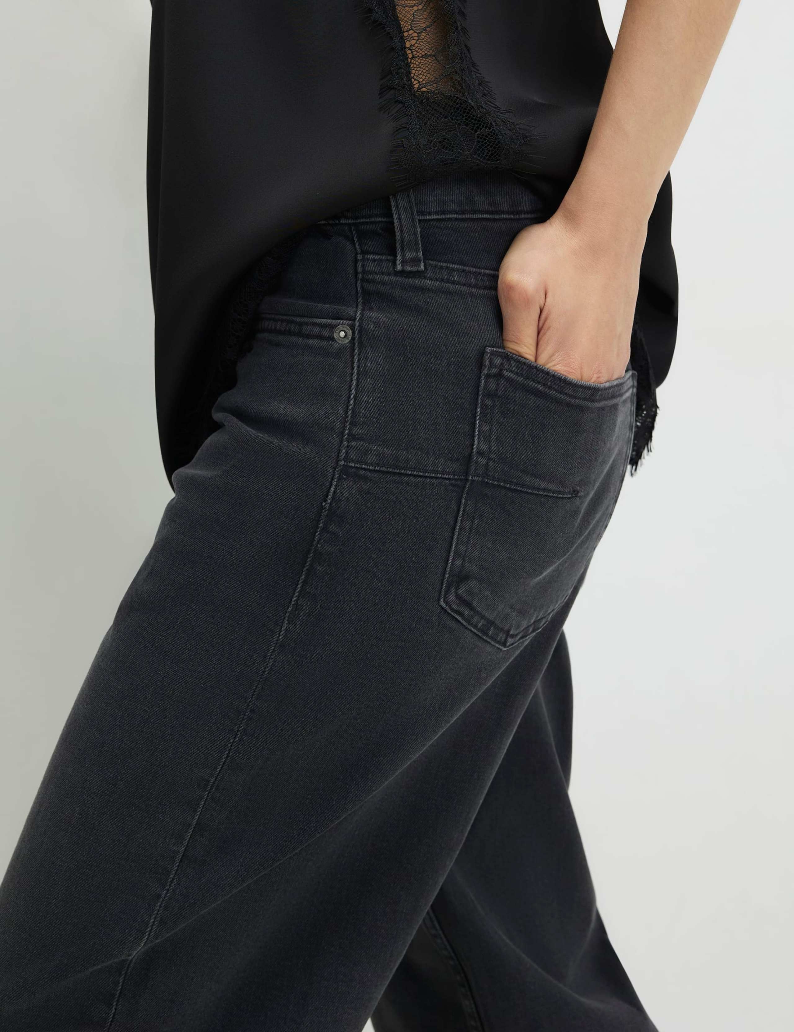 Mid Rise Barrel Jeans 4 of 4