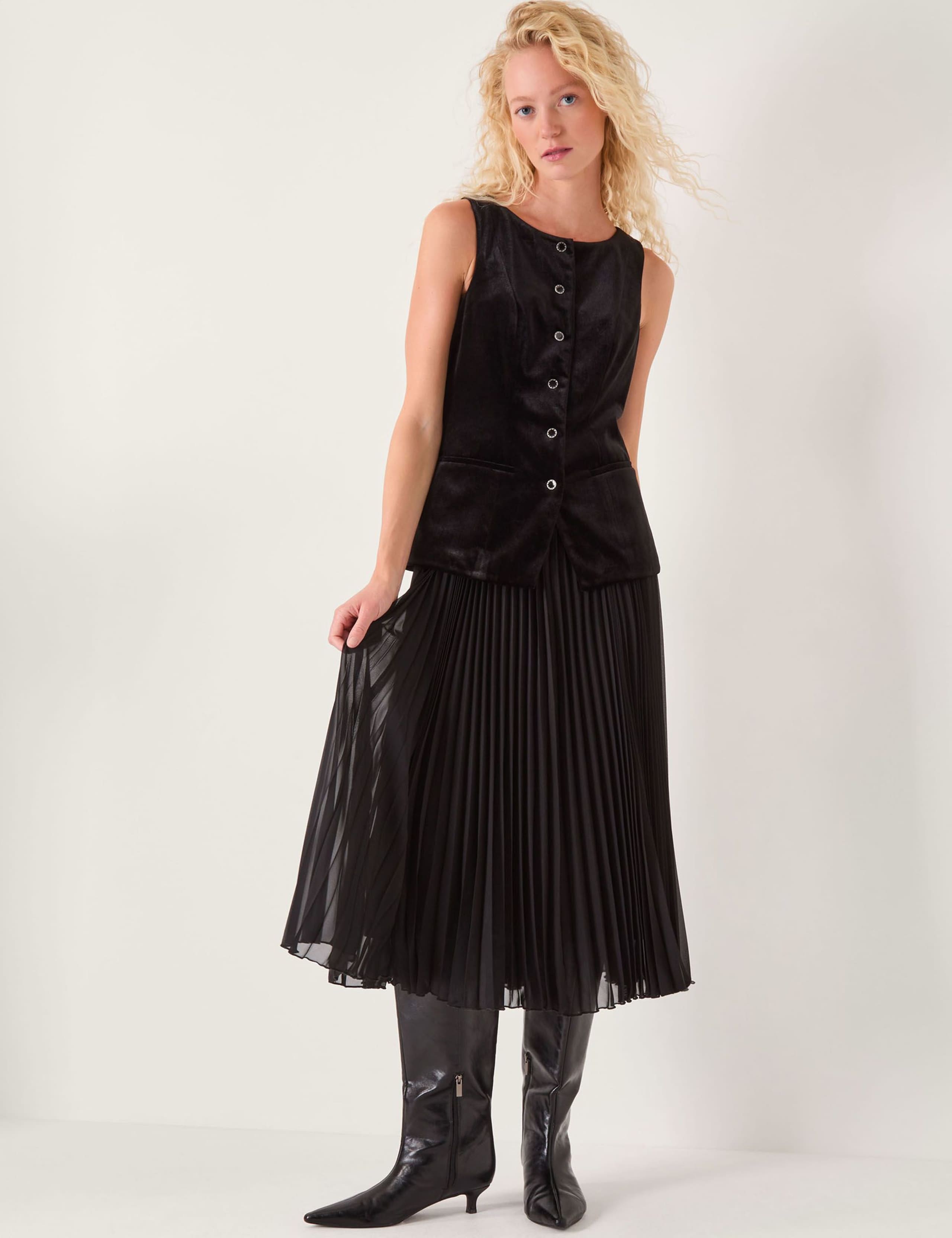 Round Neck Midi Swing Dress 3 of 5