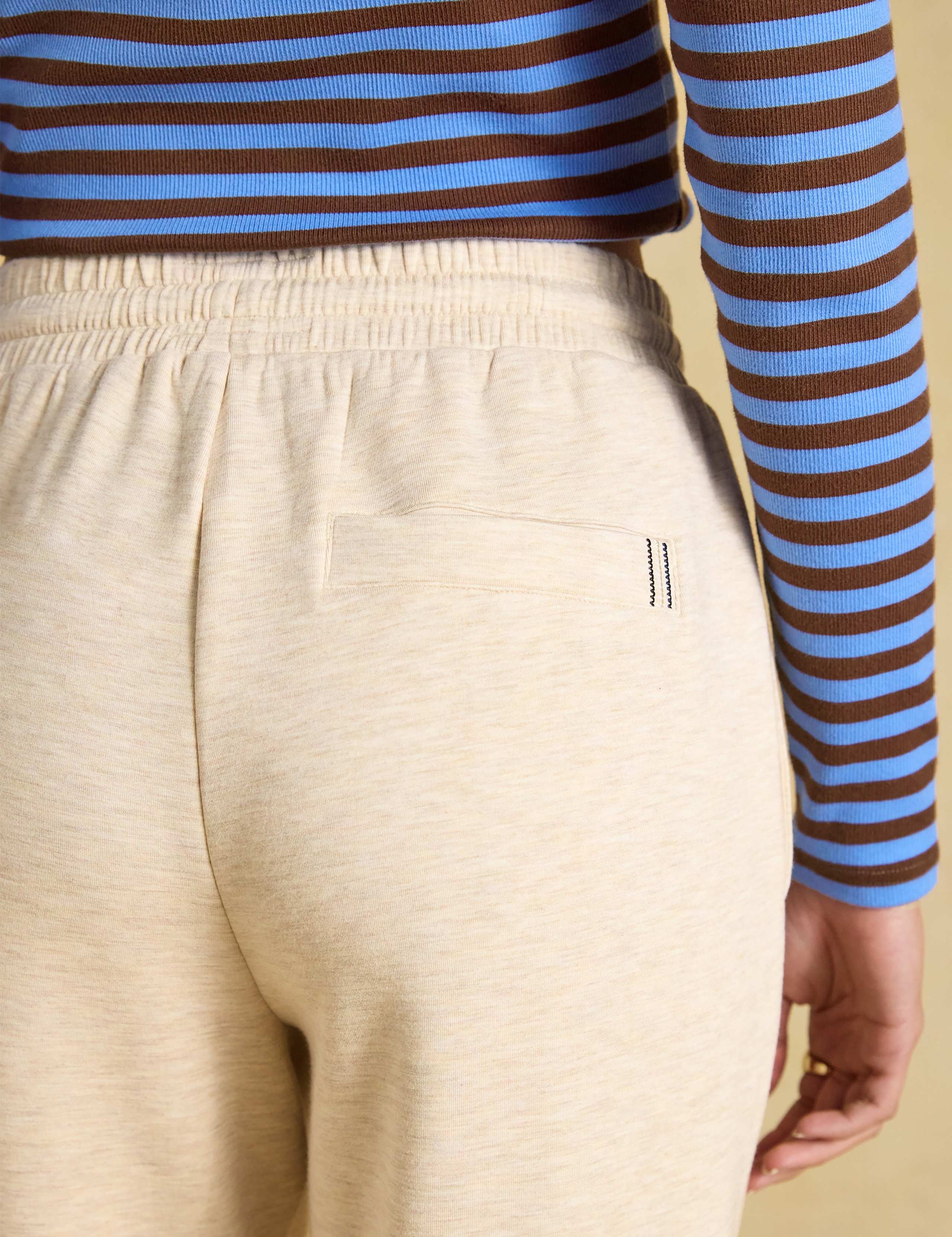 Pintuck Drawstring Tapered Joggers 3 of 8