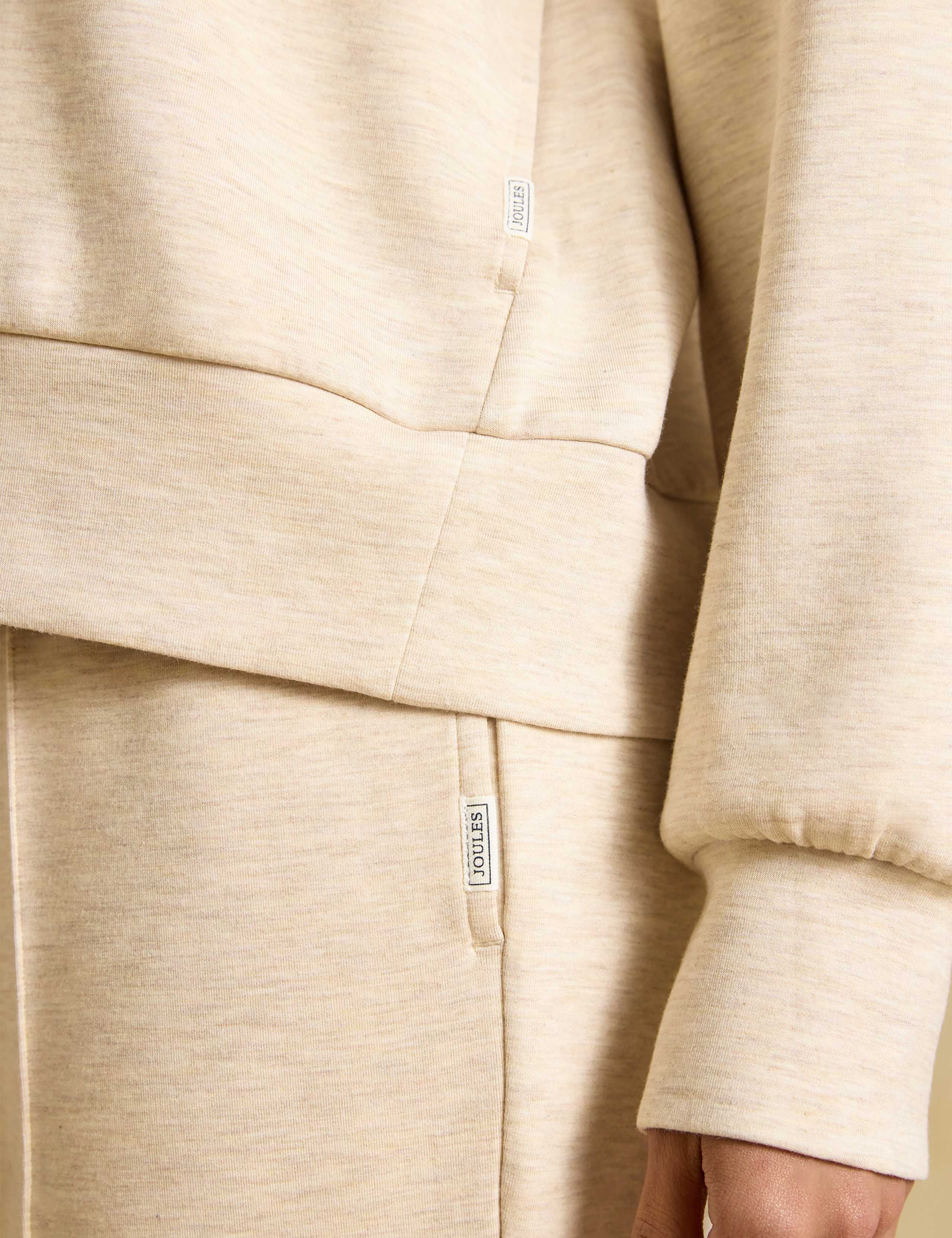 Pintuck Drawstring Tapered Joggers 4 of 8