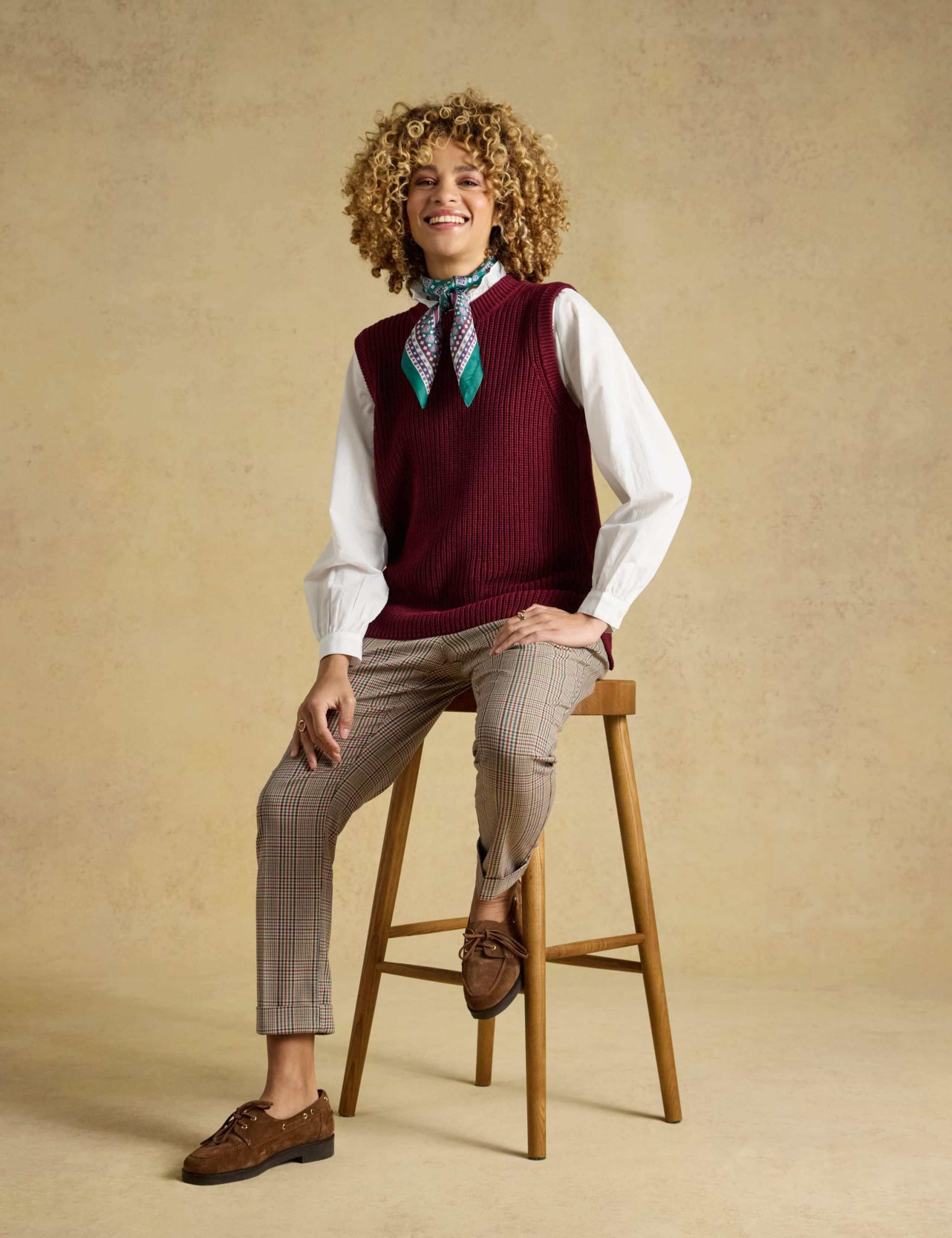 Textured Pleat Front Tapered Trousers 4 of 8
