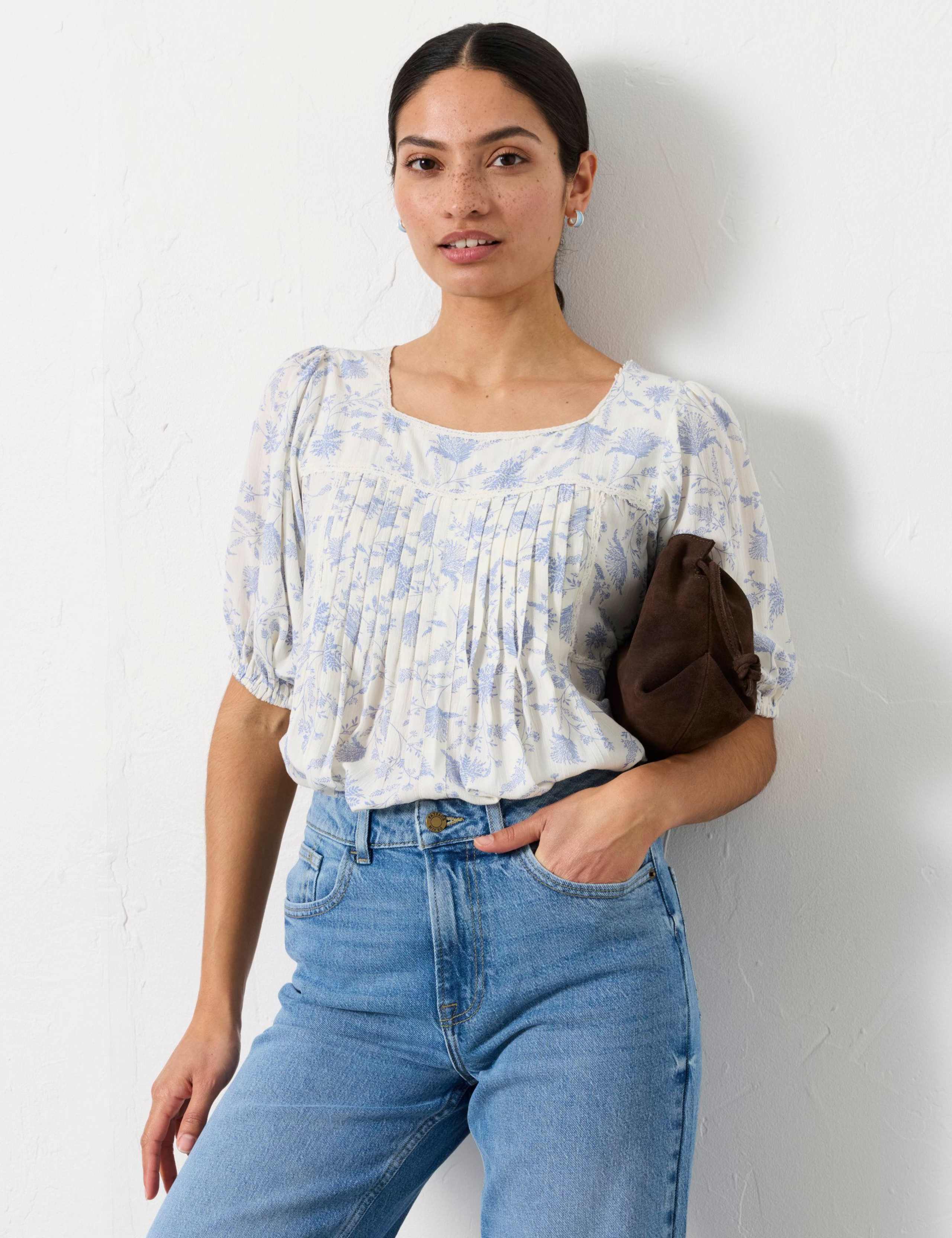 Floral Scoop Neck Puff Sleeve Tunic 1 of 6